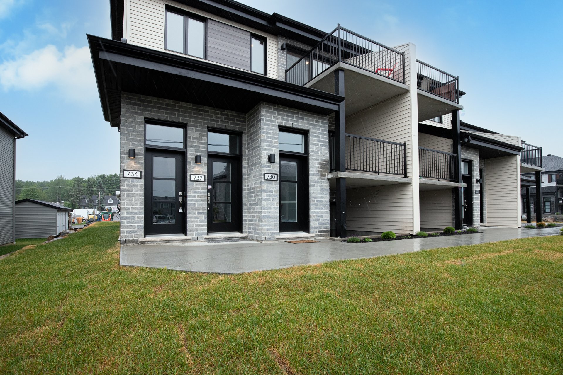 









734


Rue Magnone

,
Granby,




QC
J2H3J6

