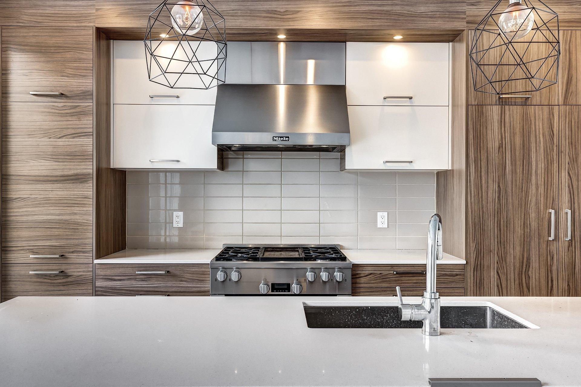 









186


Av. Mason

,
Pointe-Claire,




QC
H9R0C3

