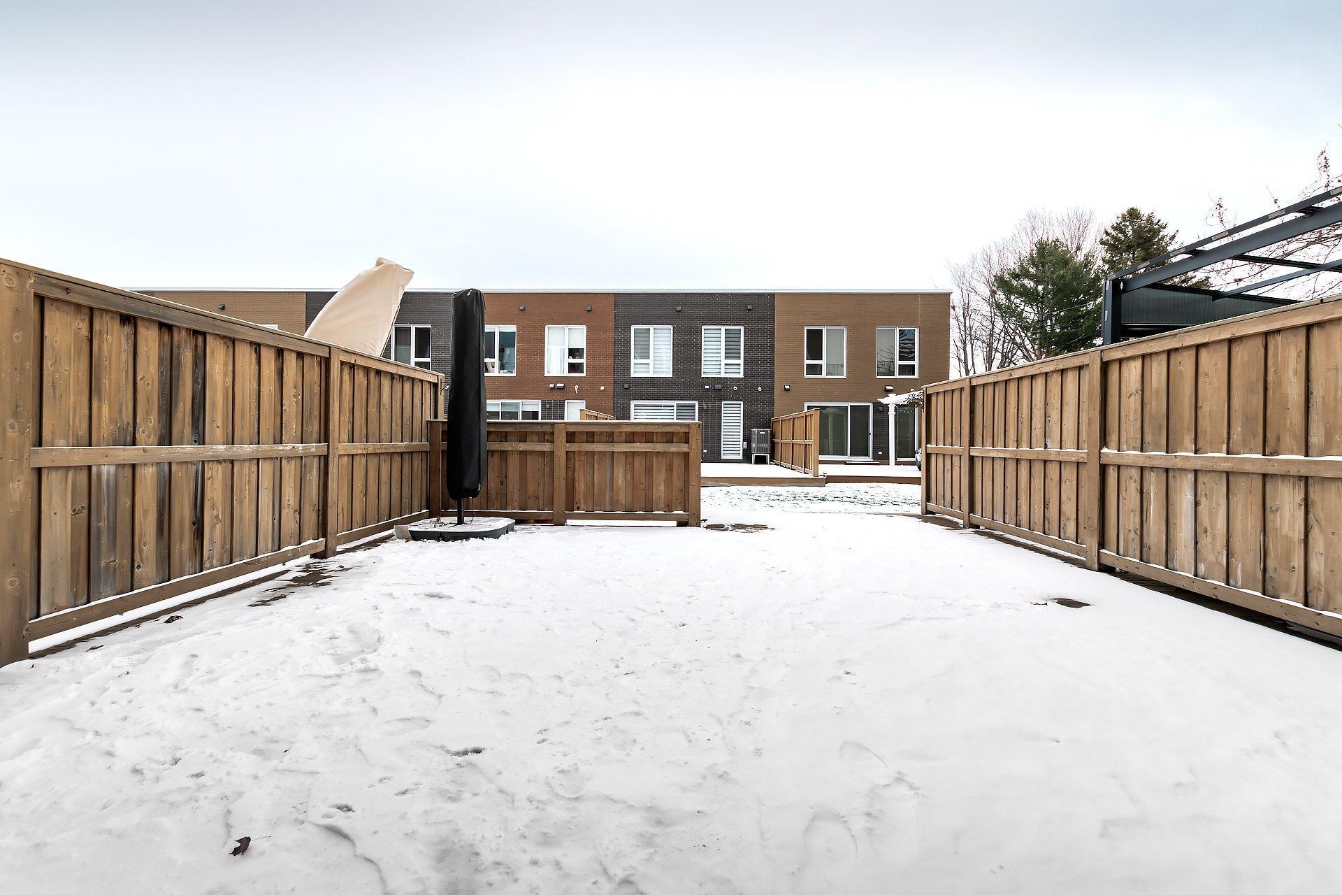 









186


Av. Mason

,
Pointe-Claire,




QC
H9R0C3

