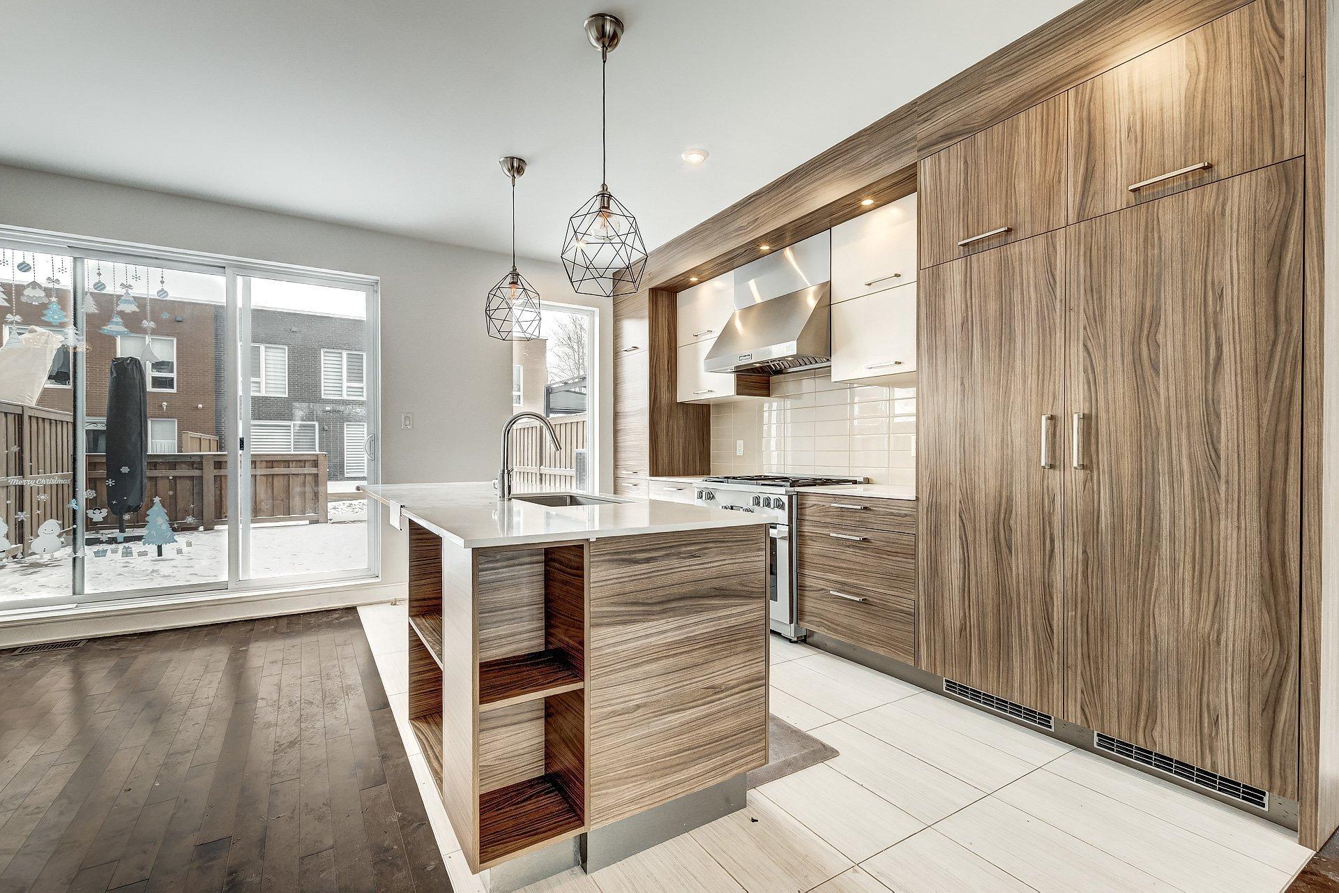 









186


Av. Mason

,
Pointe-Claire,




QC
H9R0C3

