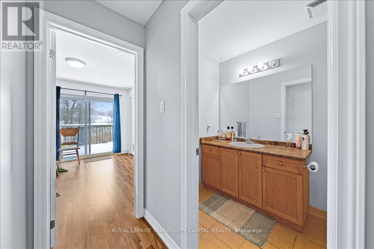 












102 HENRY STREET

,
Barrie,




Ontario
L4N1C8

