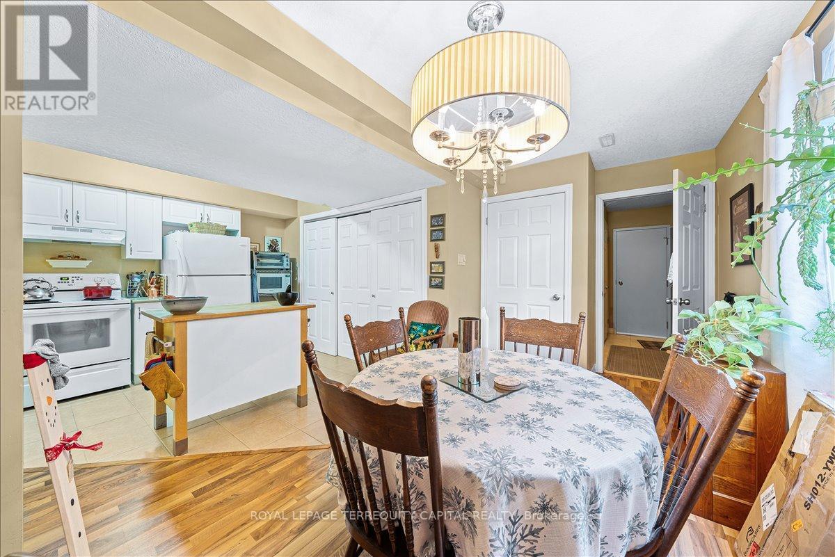 












102 HENRY STREET

,
Barrie,




Ontario
L4N1C8

