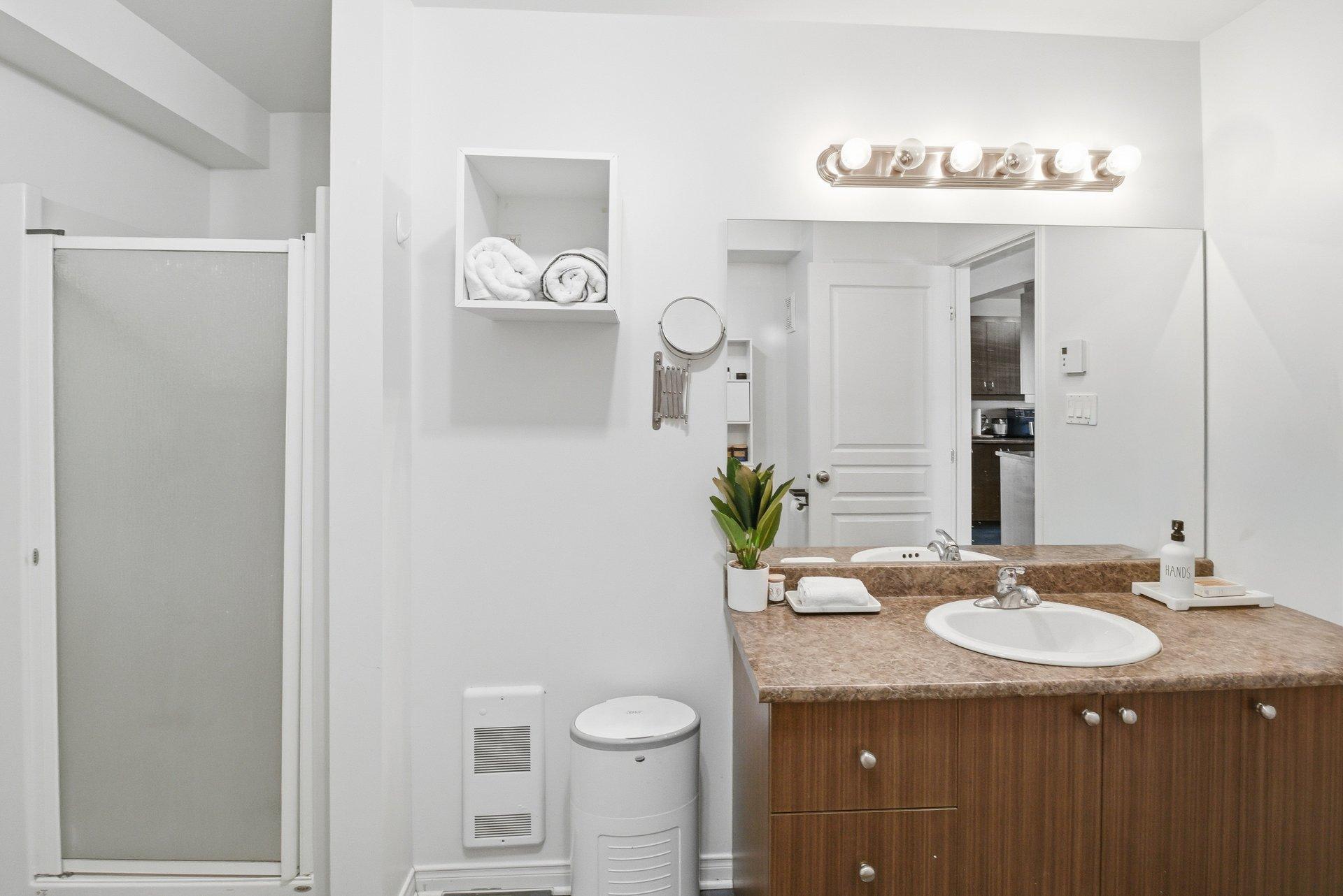 









1571


Ch. de Montréal O.

,
Gatineau (Masson-Angers),




QC
J8M1V9

