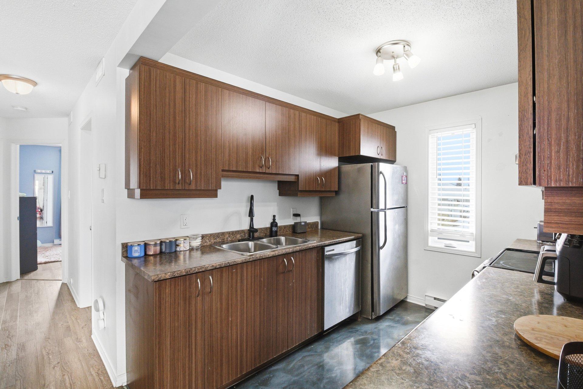 









1571


Ch. de Montréal O.

,
Gatineau (Masson-Angers),




QC
J8M1V9

