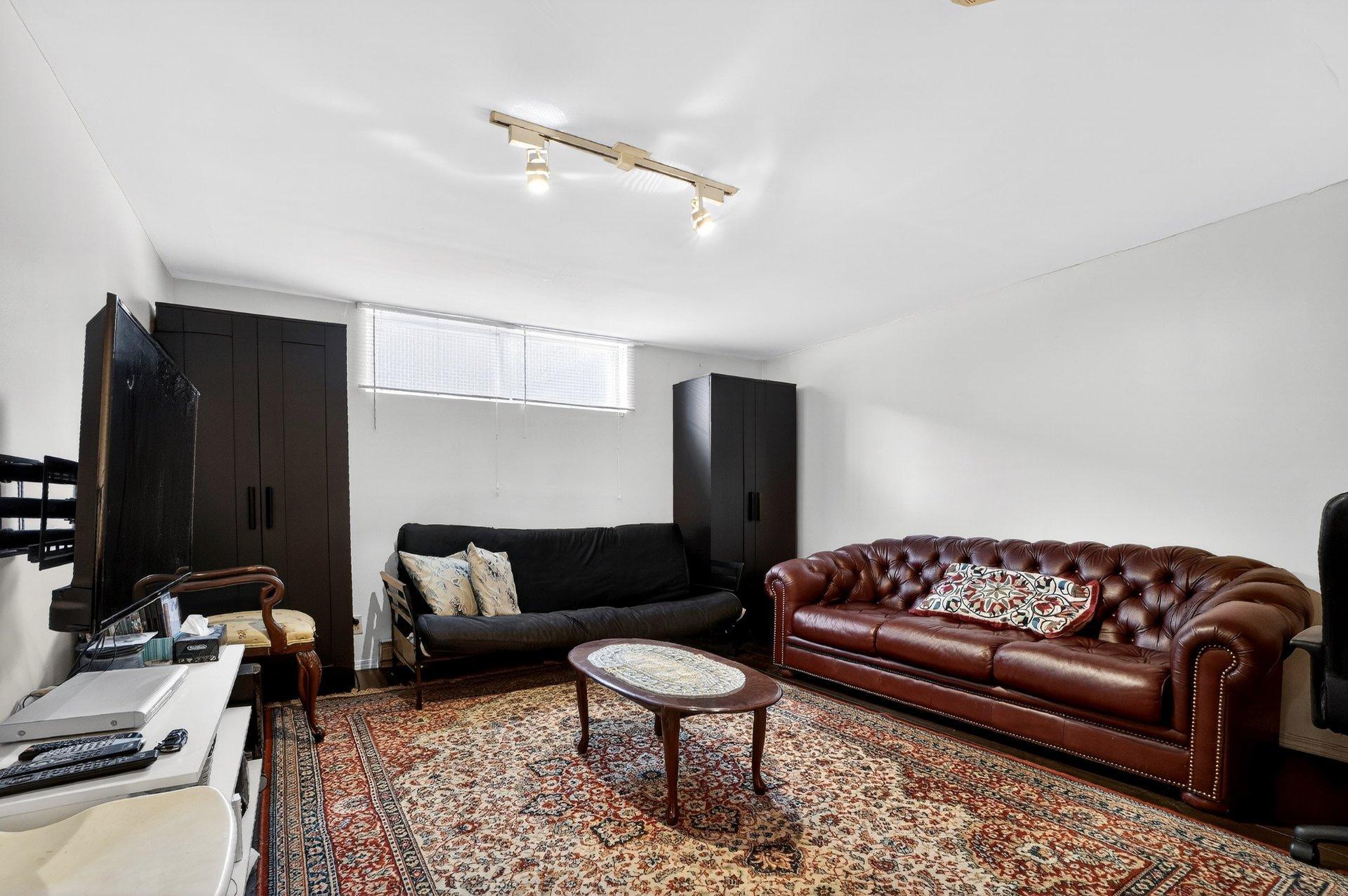 









17790


Rue Antoine-Faucon

,
Montréal (Pierrefonds-Roxboro),




QC
H9J3N2

