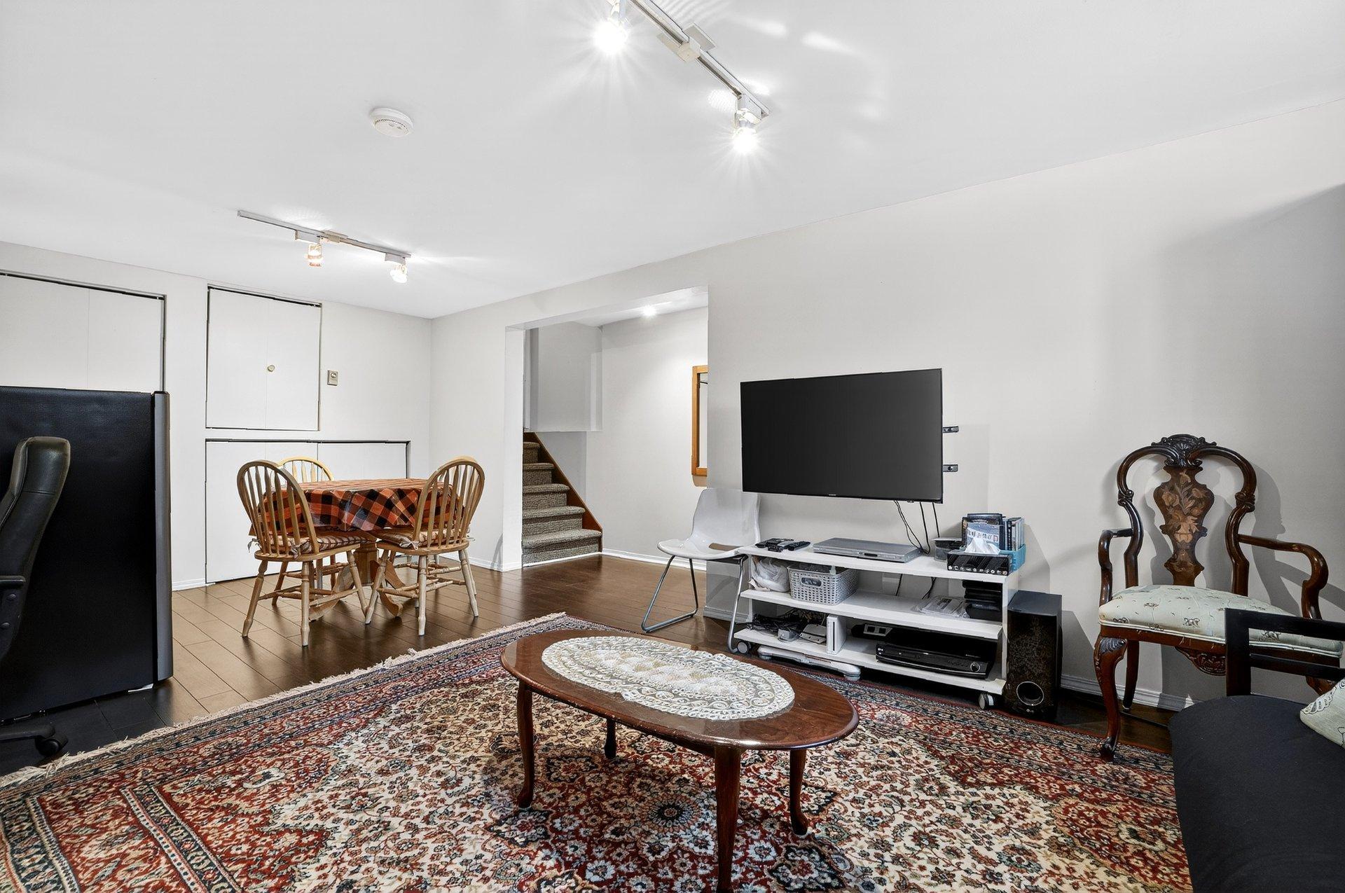 









17790


Rue Antoine-Faucon

,
Montréal (Pierrefonds-Roxboro),




QC
H9J3N2

