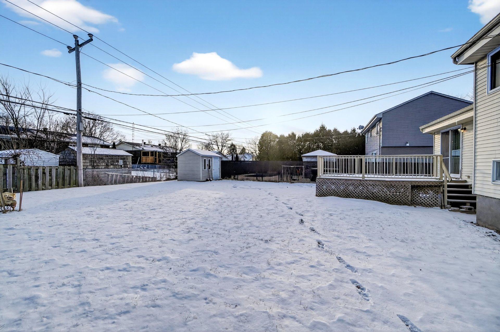 









17790


Rue Antoine-Faucon

,
Montréal (Pierrefonds-Roxboro),




QC
H9J3N2

