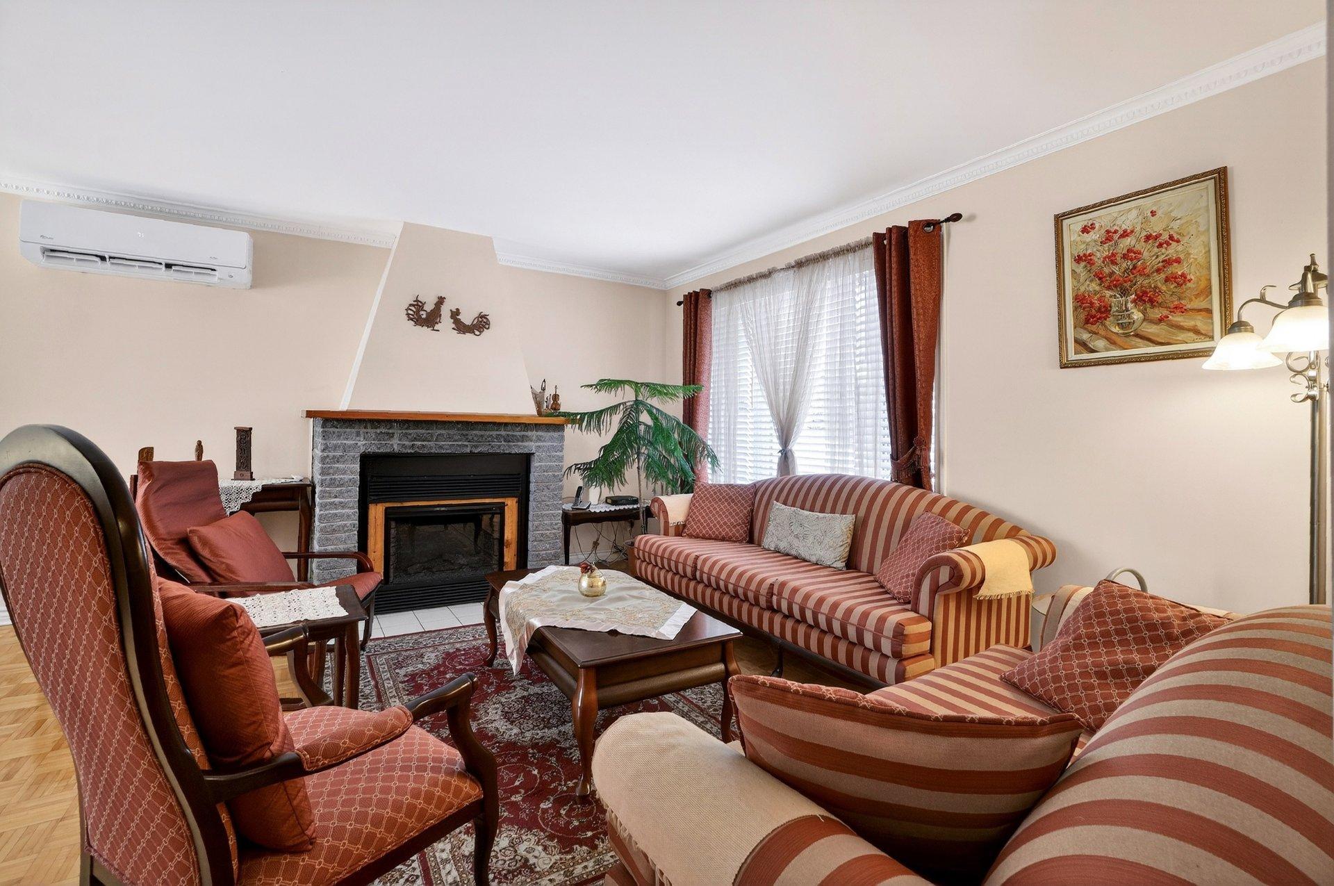 









17790


Rue Antoine-Faucon

,
Montréal (Pierrefonds-Roxboro),




QC
H9J3N2

