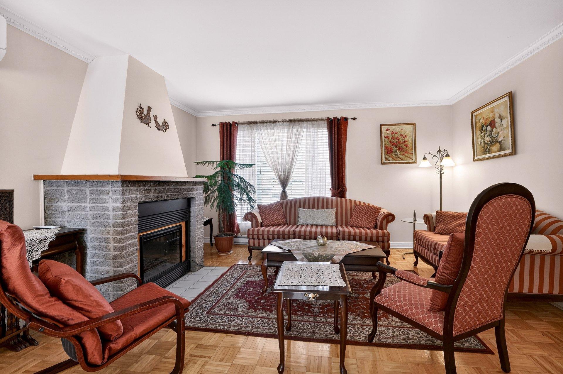 









17790


Rue Antoine-Faucon

,
Montréal (Pierrefonds-Roxboro),




QC
H9J3N2

