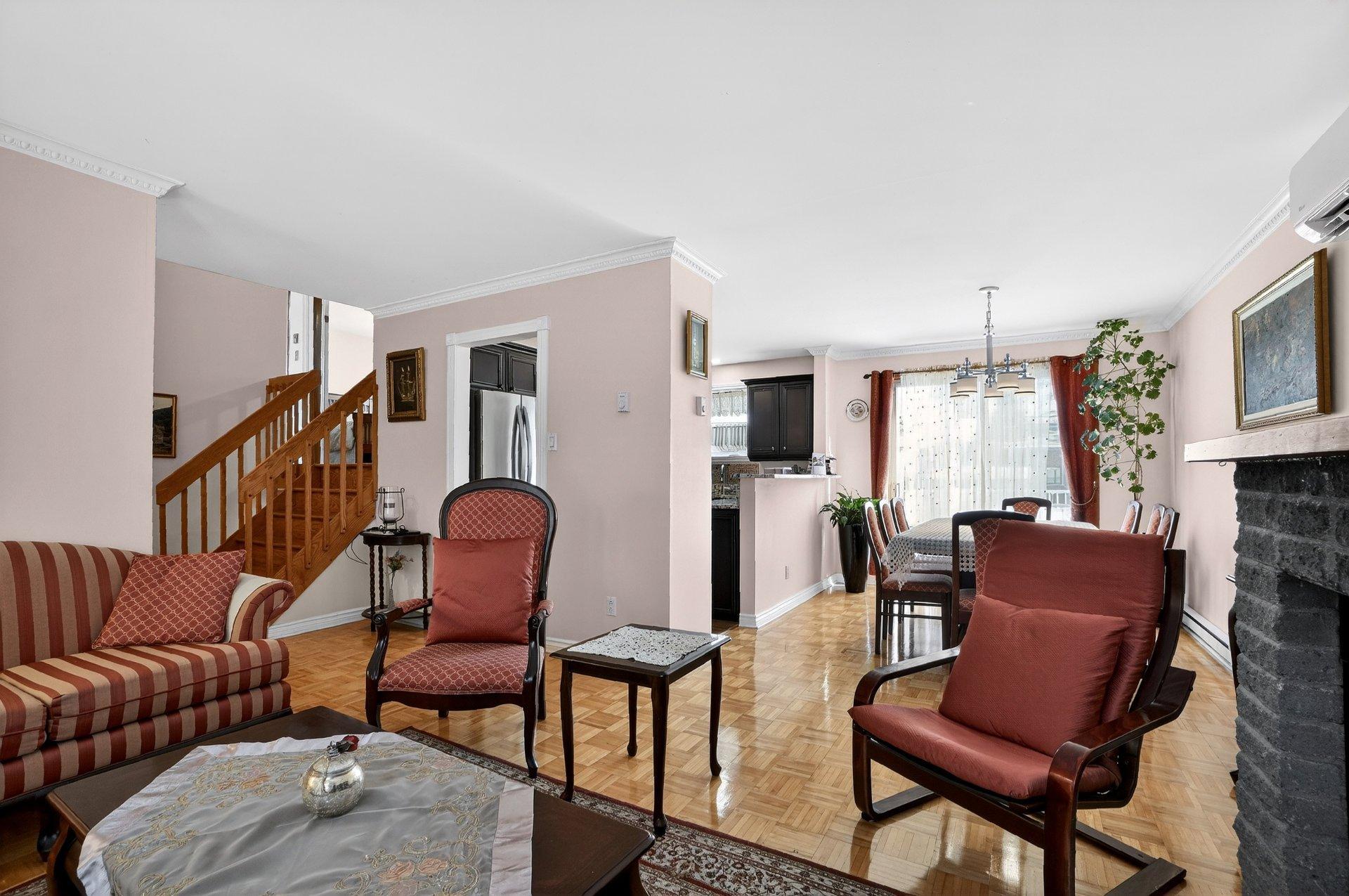 









17790


Rue Antoine-Faucon

,
Montréal (Pierrefonds-Roxboro),




QC
H9J3N2

