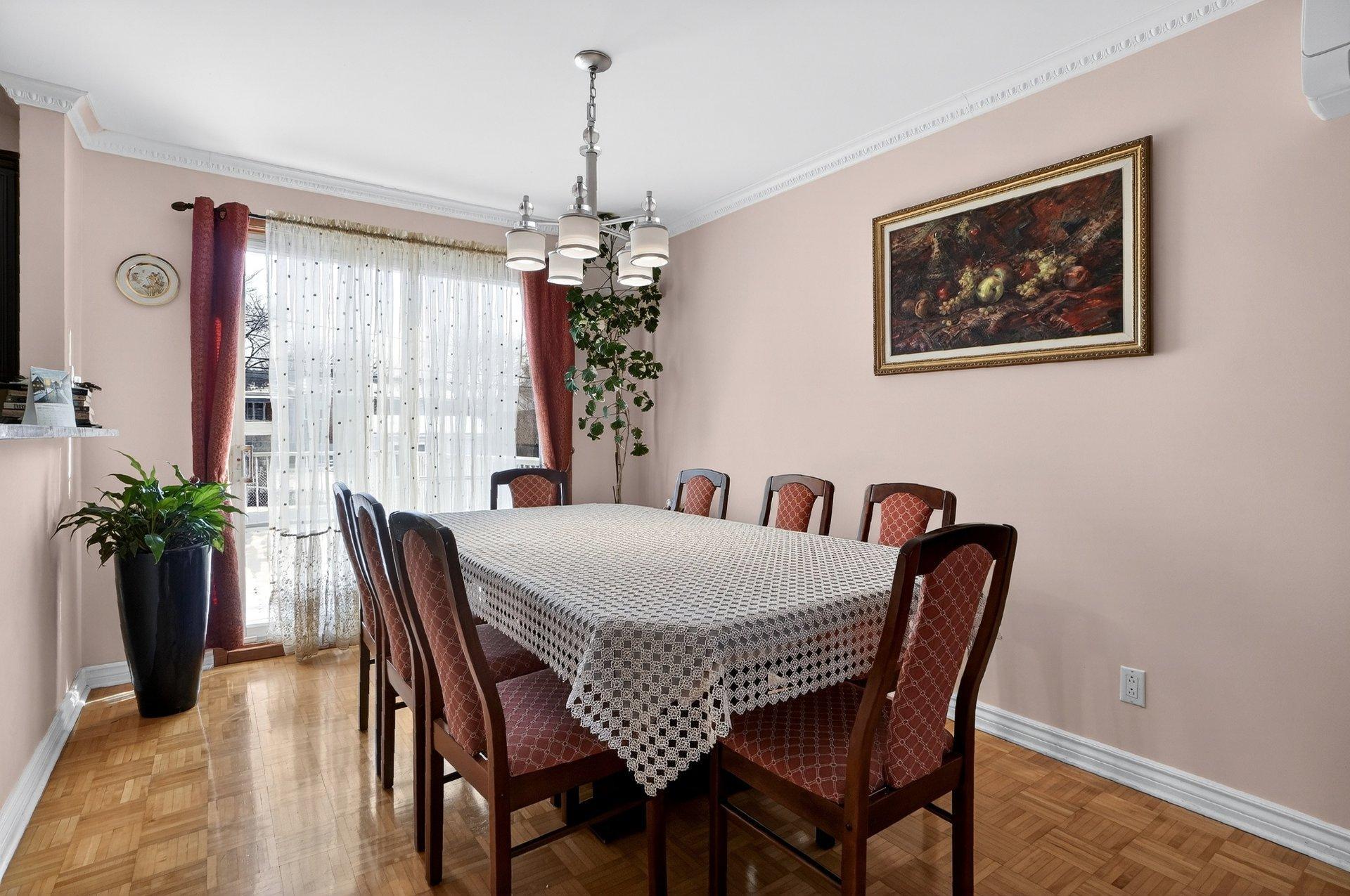 









17790


Rue Antoine-Faucon

,
Montréal (Pierrefonds-Roxboro),




QC
H9J3N2

