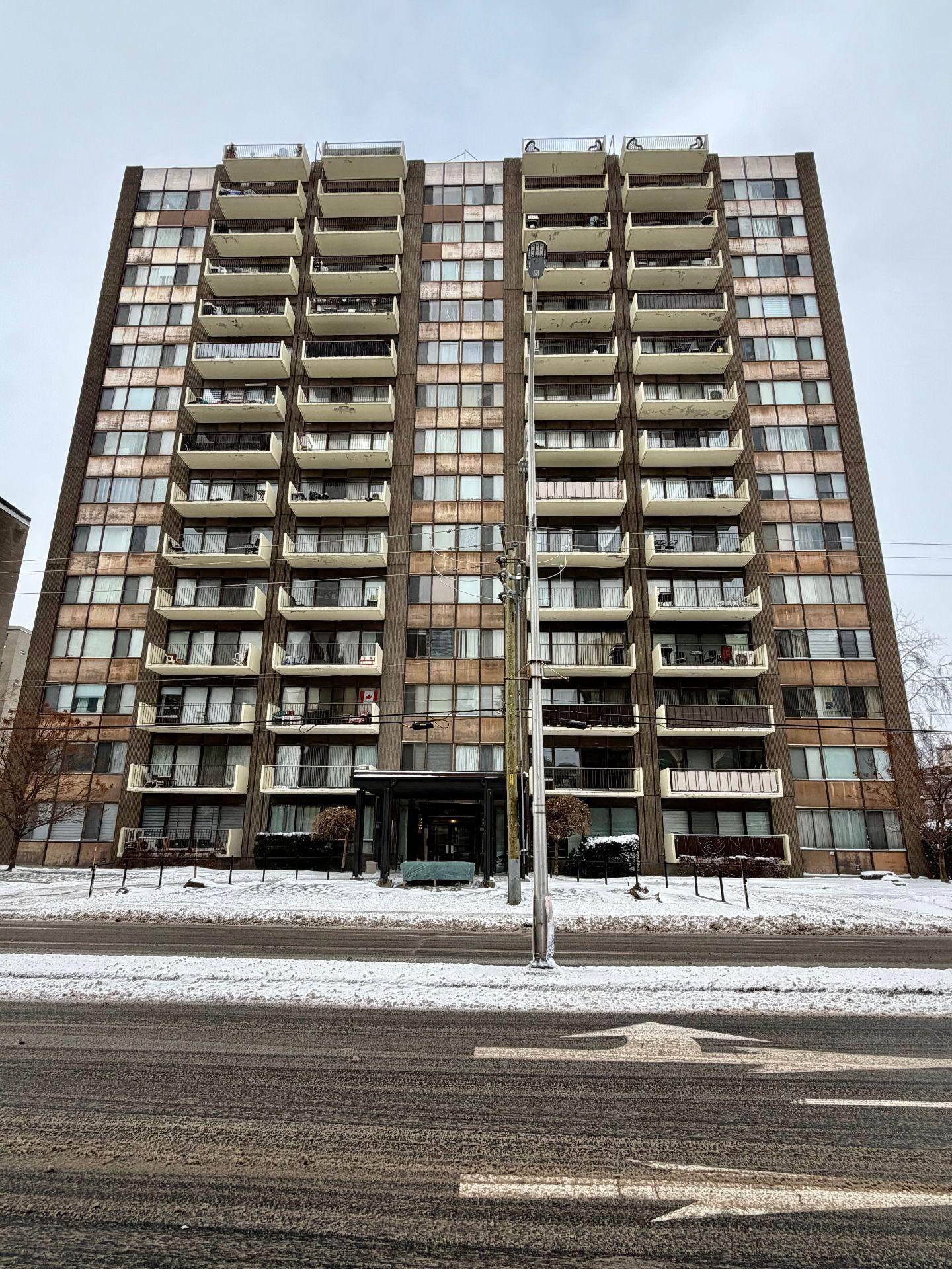 









7905


Ch. de la Côte-St-Luc

, 204,
Côte-Saint-Luc,




QC
H4W2W4

