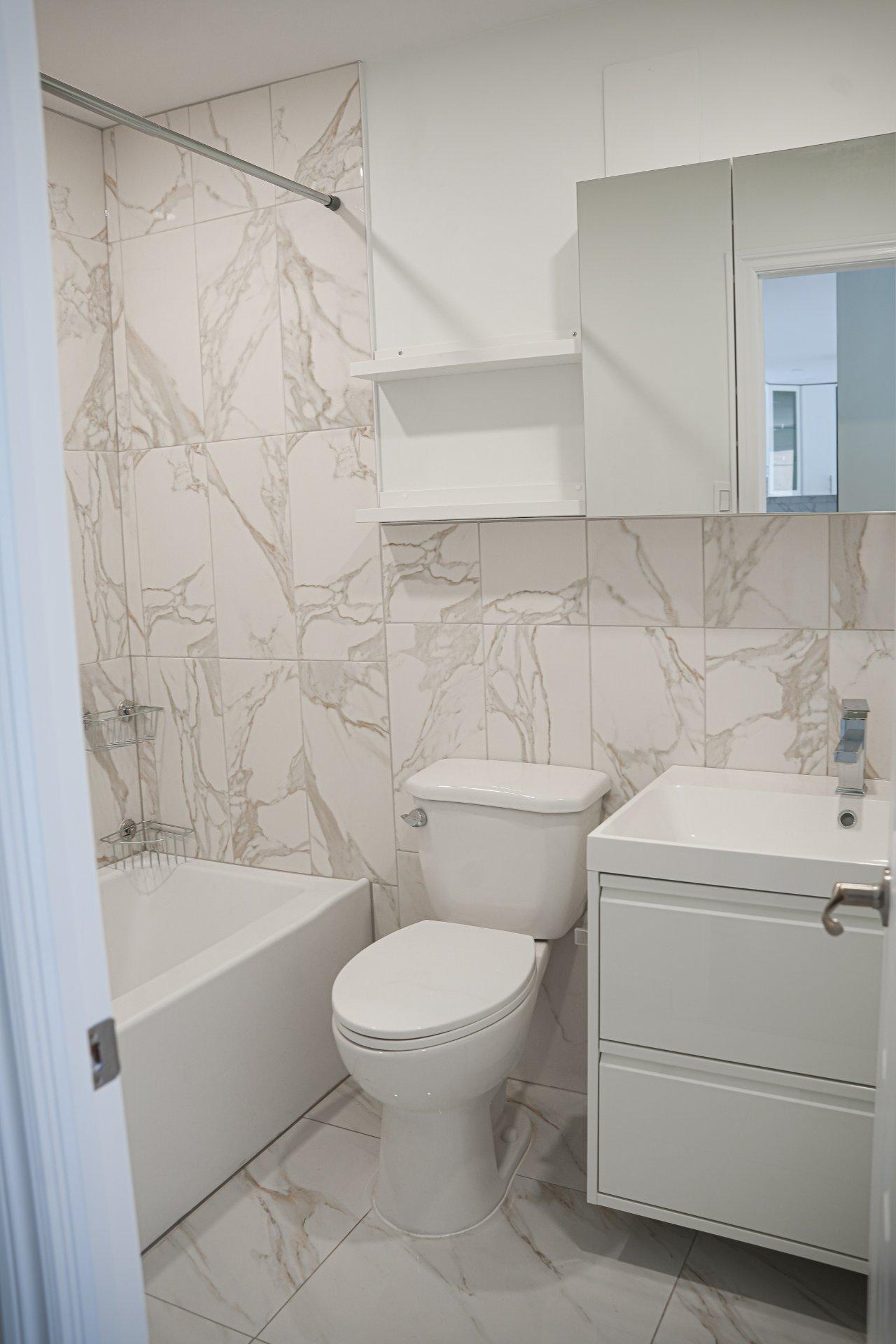 









7905


Ch. de la Côte-St-Luc

, 204,
Côte-Saint-Luc,




QC
H4W2W4

