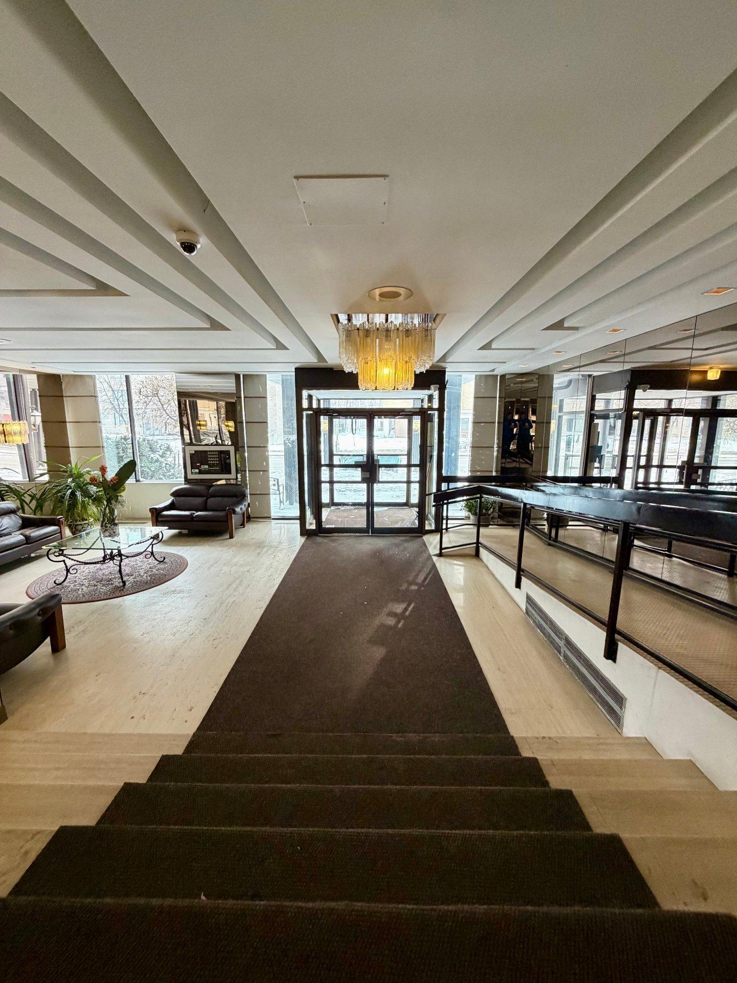 









7905


Ch. de la Côte-St-Luc

, 204,
Côte-Saint-Luc,




QC
H4W2W4

