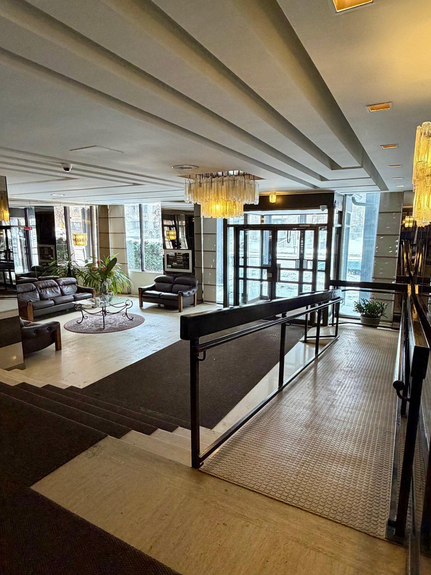 









7905


Ch. de la Côte-St-Luc

, 204,
Côte-Saint-Luc,




QC
H4W2W4

