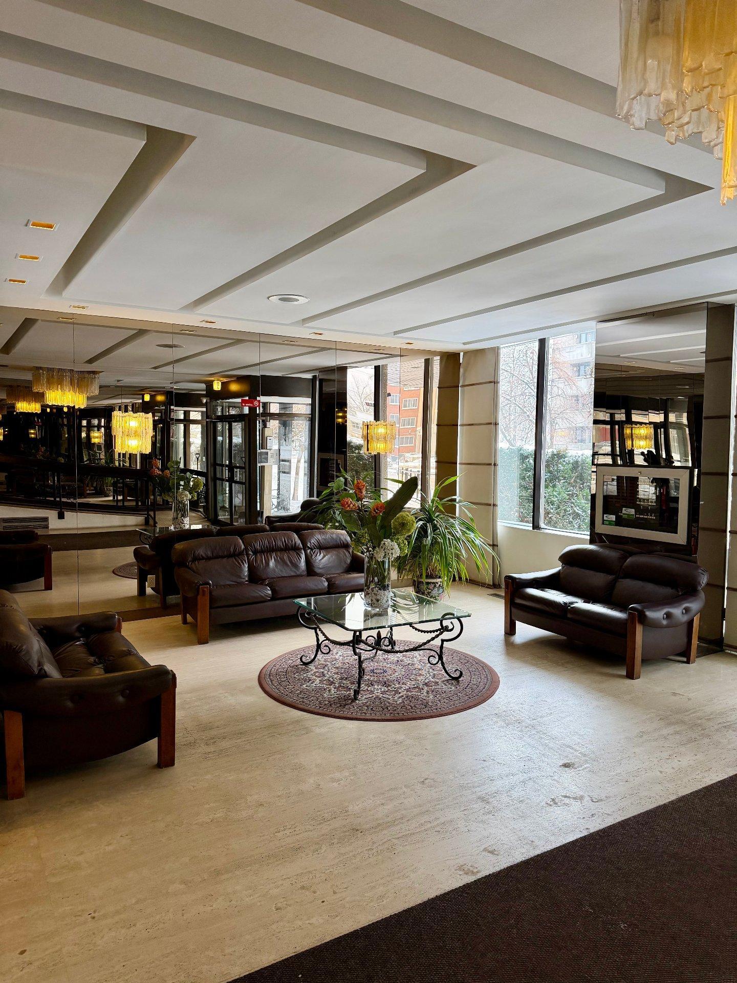 









7905


Ch. de la Côte-St-Luc

, 204,
Côte-Saint-Luc,




QC
H4W2W4

