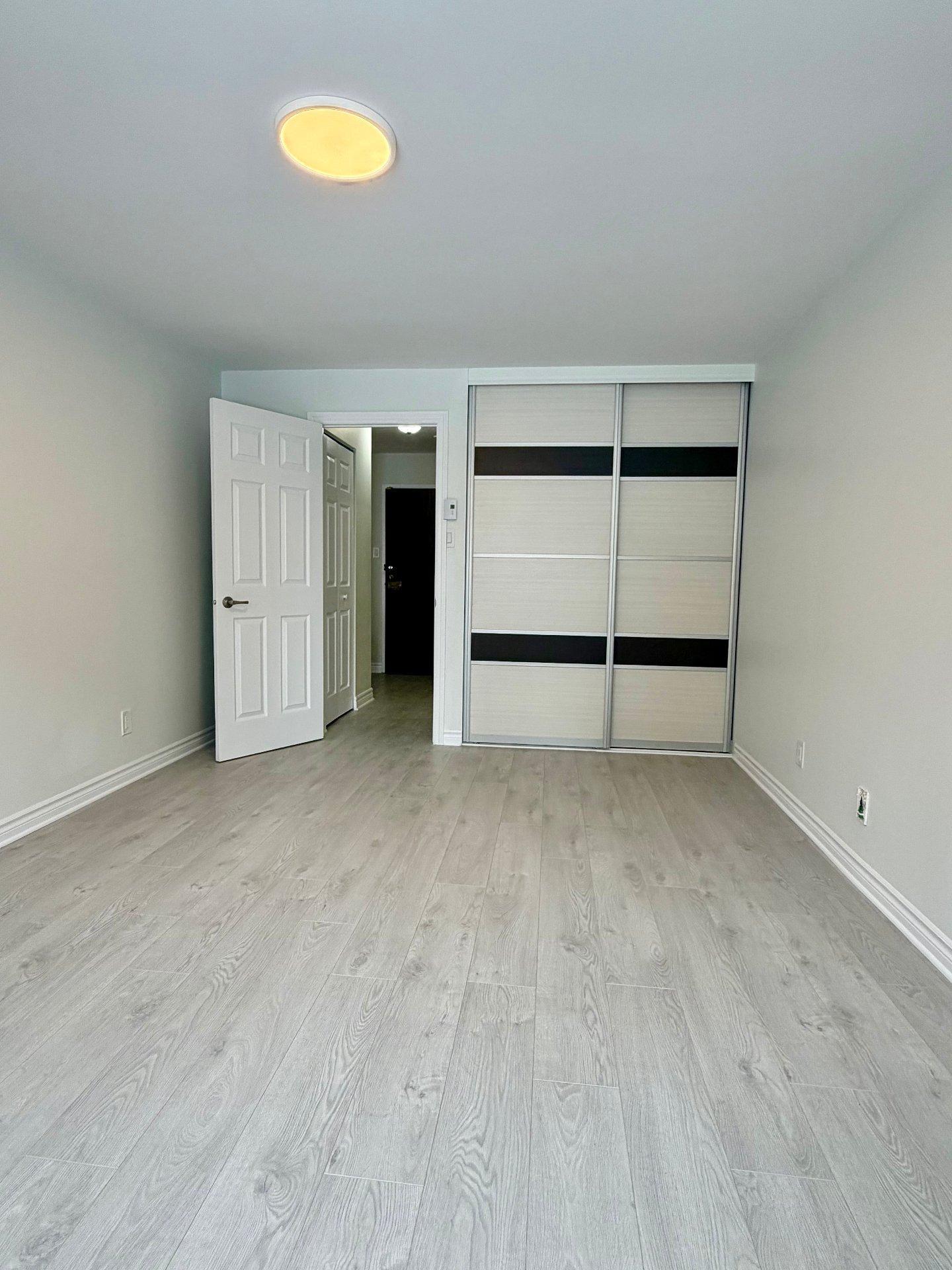 









7905


Ch. de la Côte-St-Luc

, 204,
Côte-Saint-Luc,




QC
H4W2W4

