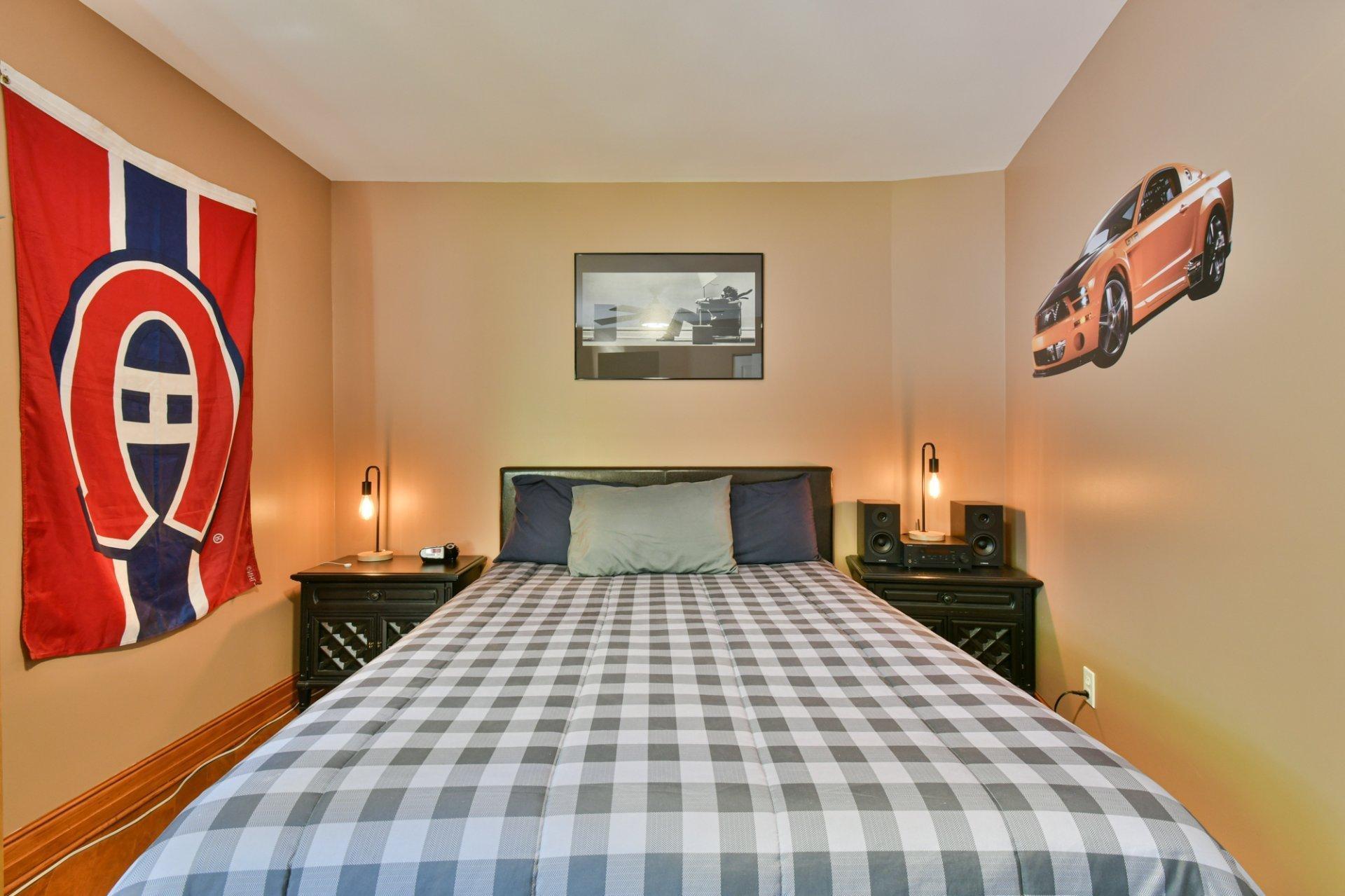 









744


Rue de Fribourg

,
Sainte-Adèle,




QC
J8B2G6

