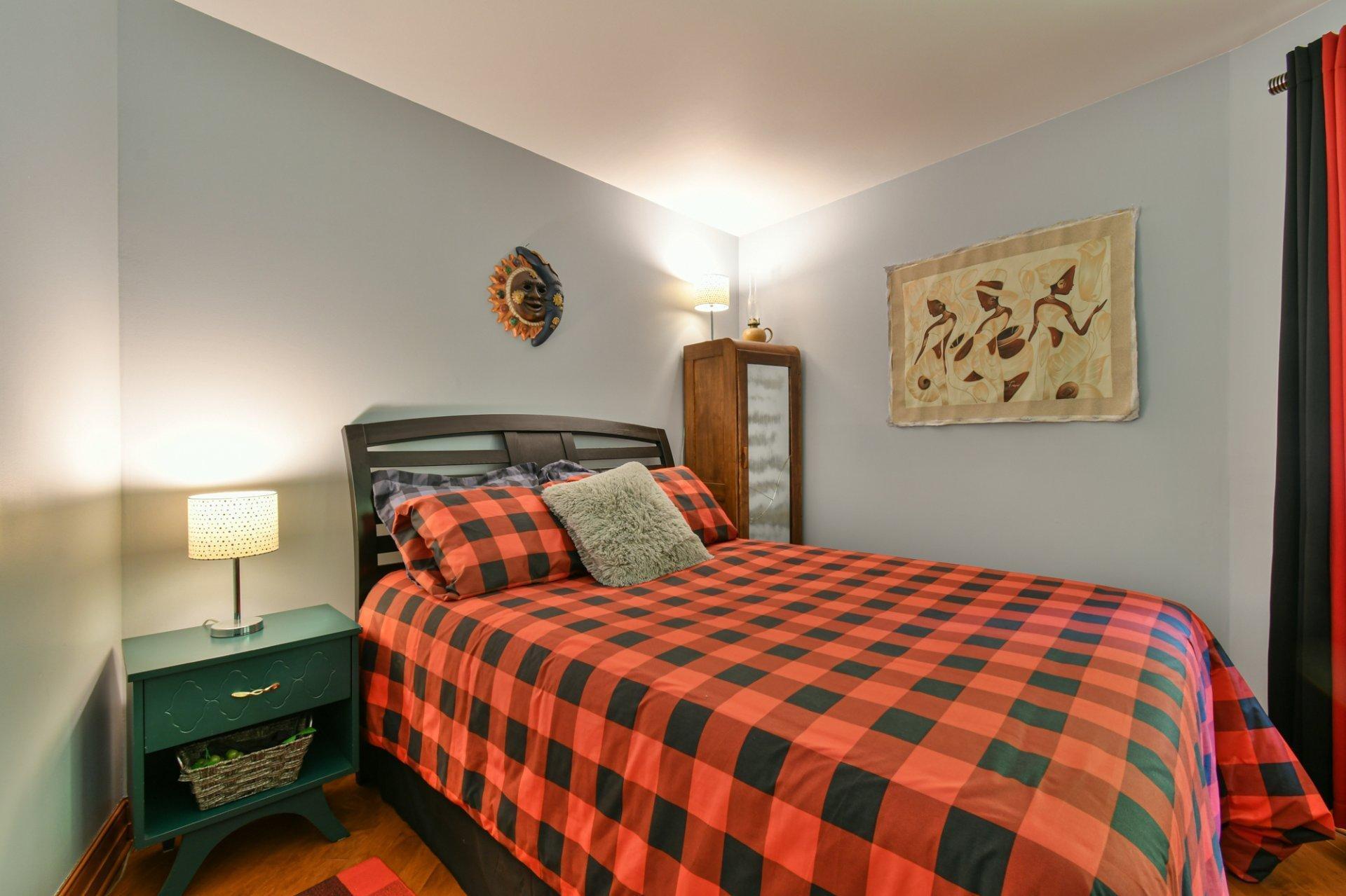 









744


Rue de Fribourg

,
Sainte-Adèle,




QC
J8B2G6

