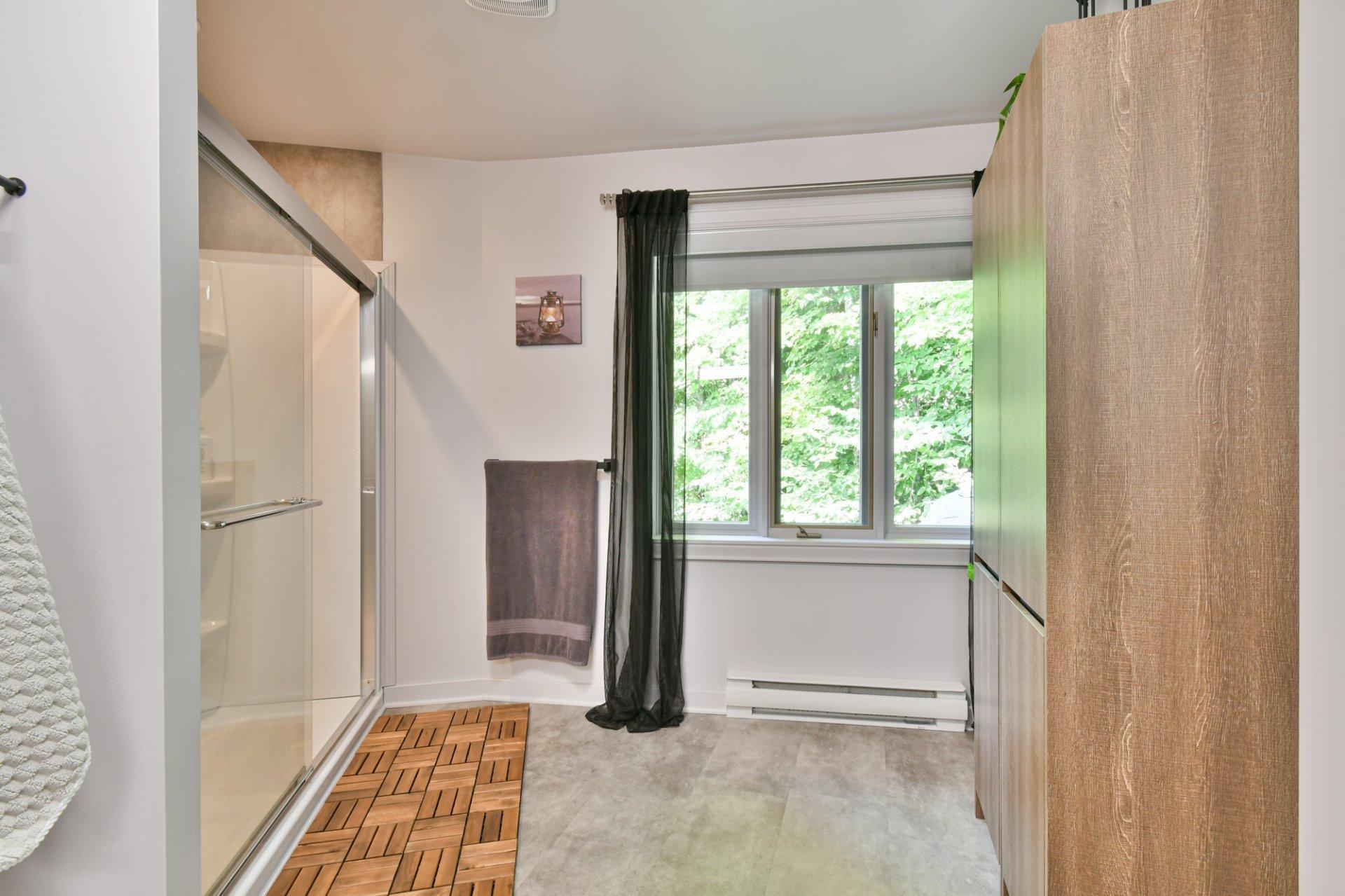 









744


Rue de Fribourg

,
Sainte-Adèle,




QC
J8B2G6

