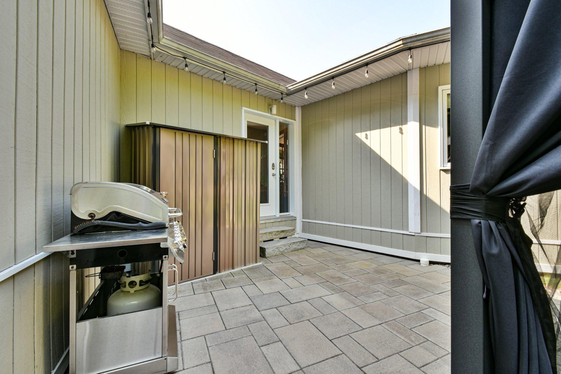 









744


Rue de Fribourg

,
Sainte-Adèle,




QC
J8B2G6

