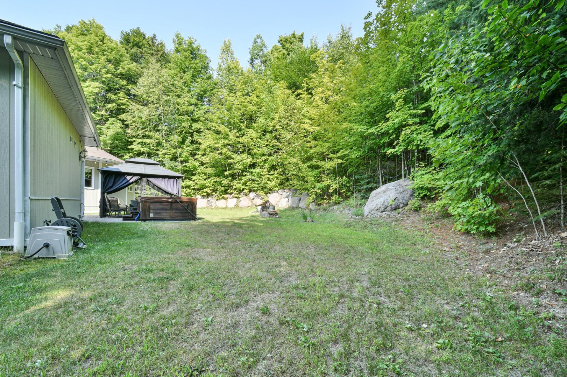 









744


Rue de Fribourg

,
Sainte-Adèle,




QC
J8B2G6

