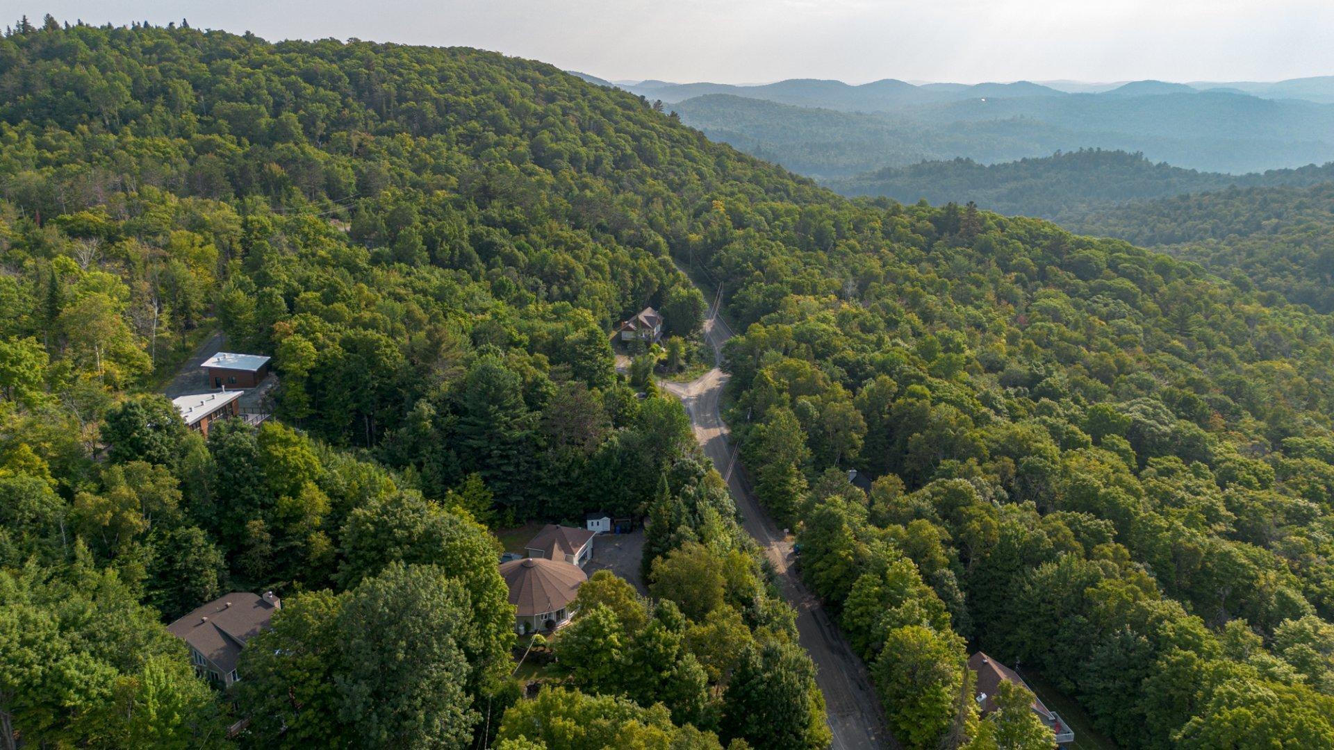 









744


Rue de Fribourg

,
Sainte-Adèle,




QC
J8B2G6

