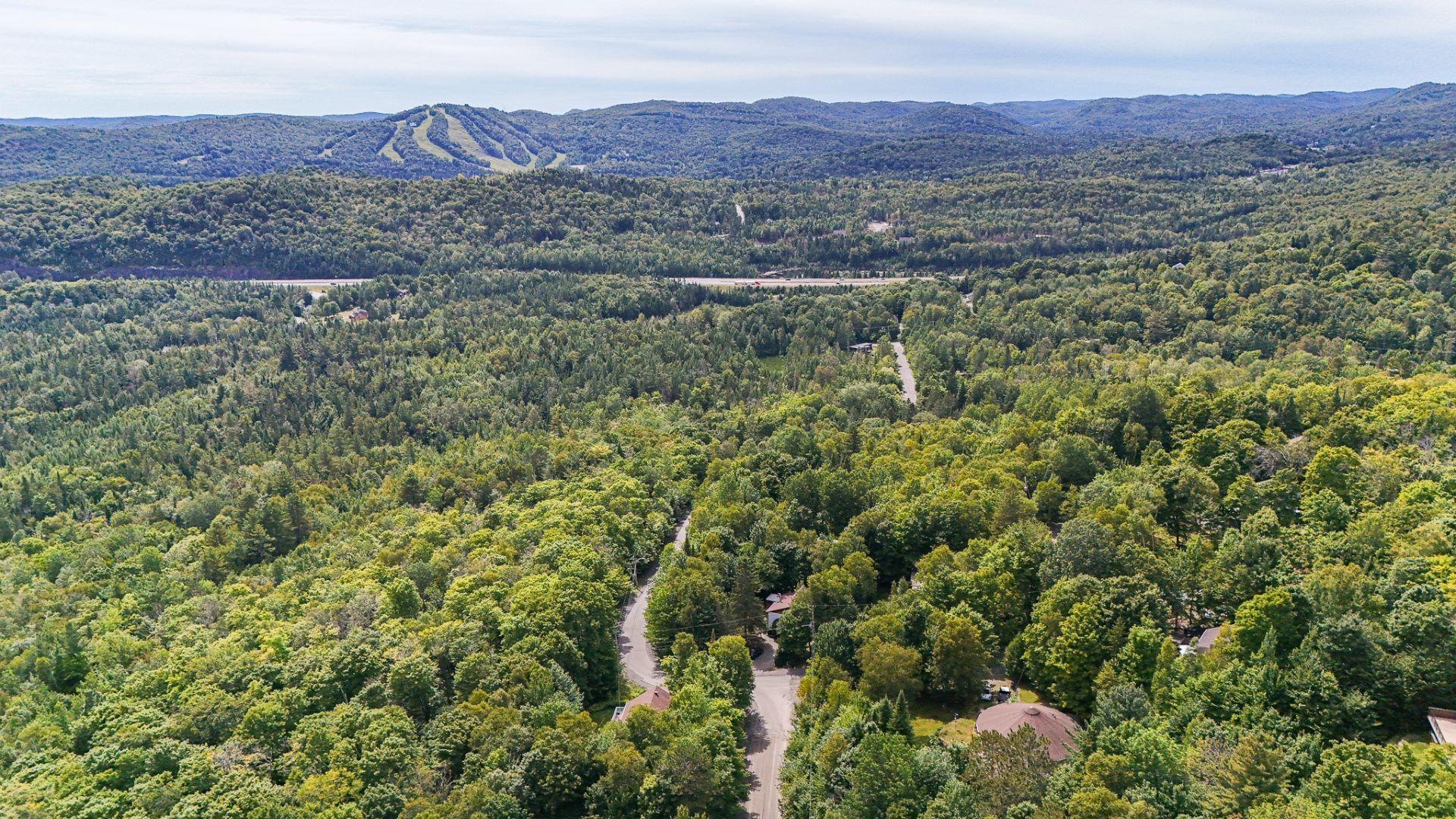 









744


Rue de Fribourg

,
Sainte-Adèle,




QC
J8B2G6

