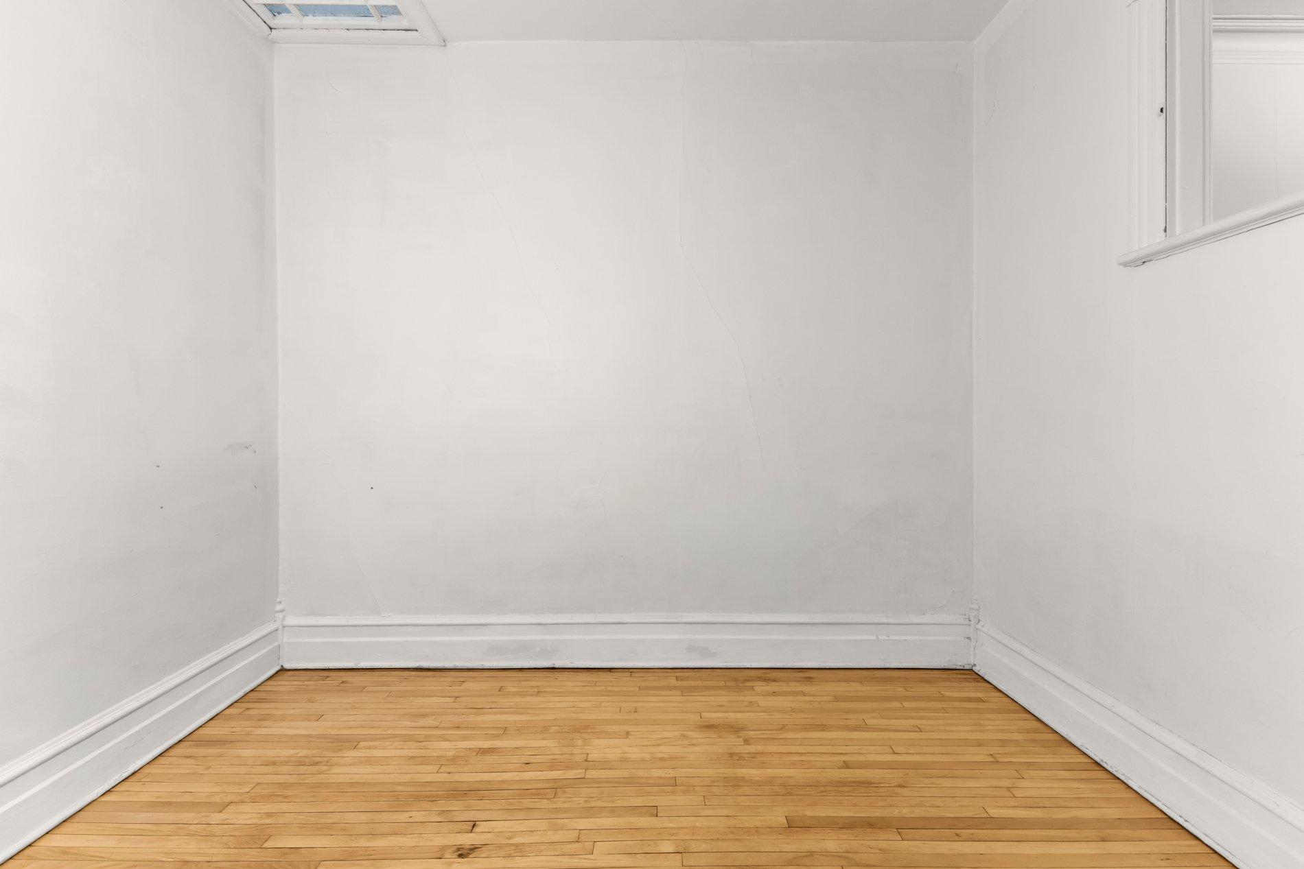 









5603

 - 5605


Rue Hutchison

,
Montréal (Le Plateau-Mont-Royal),




QC
H2V4B5

