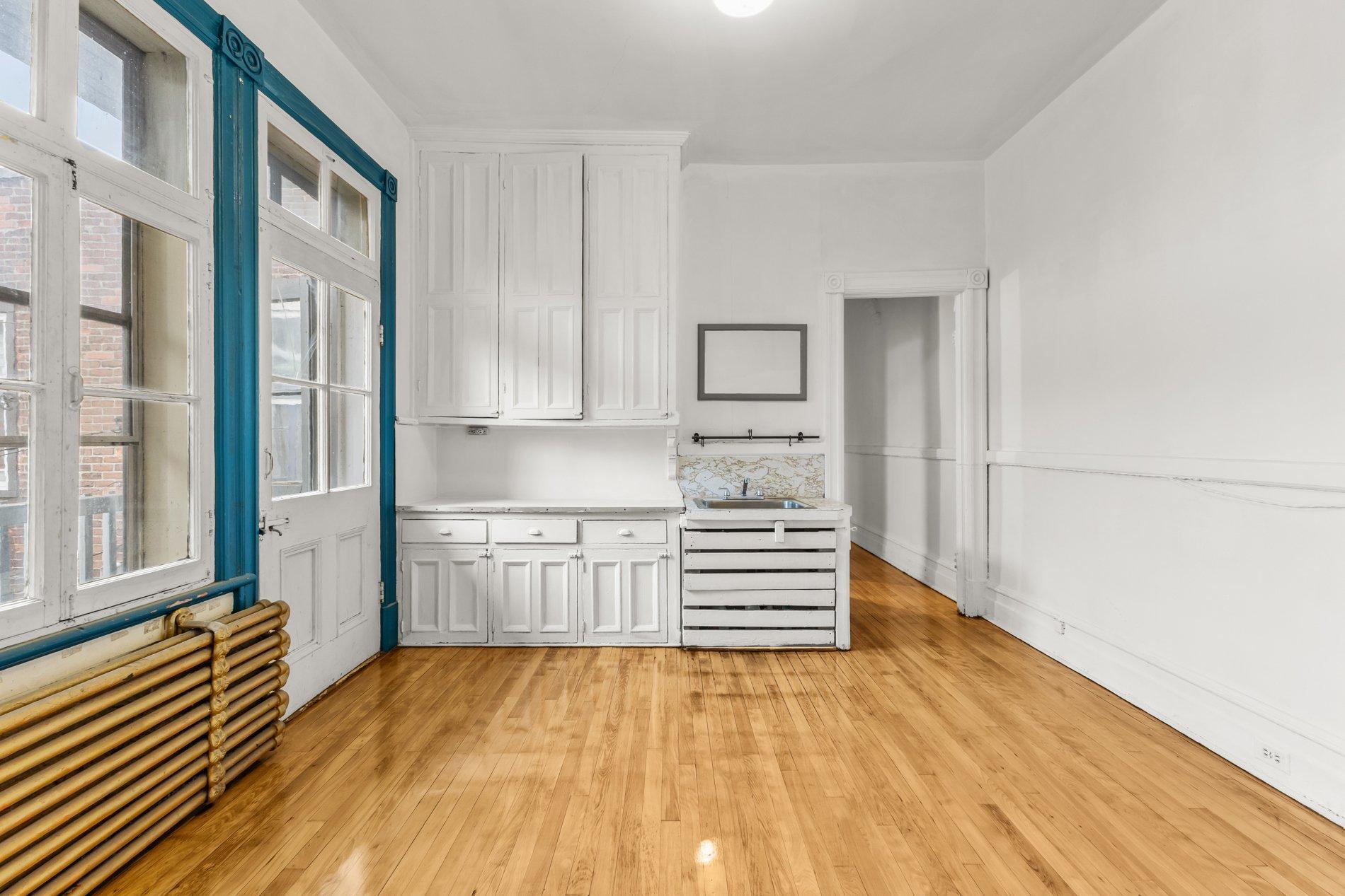 









5603

 - 5605


Rue Hutchison

,
Montréal (Le Plateau-Mont-Royal),




QC
H2V4B5

