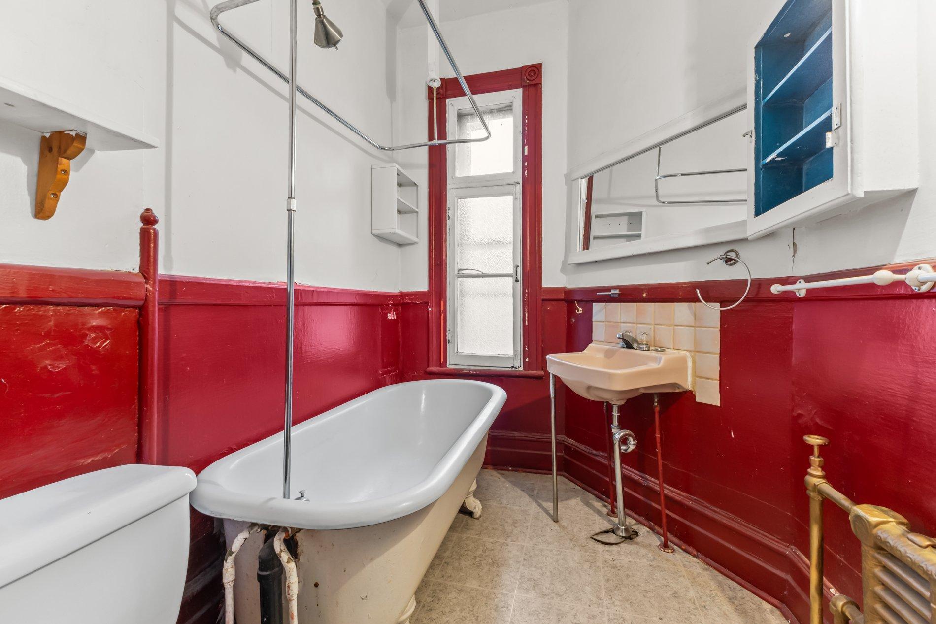 









5603

 - 5605


Rue Hutchison

,
Montréal (Le Plateau-Mont-Royal),




QC
H2V4B5

