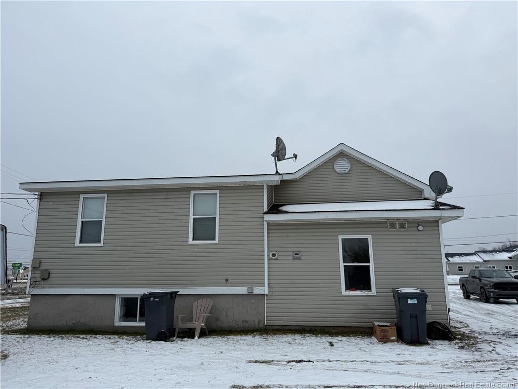 









246


Rue Acadie

,
Beresford,




NB
E8K 2E7

