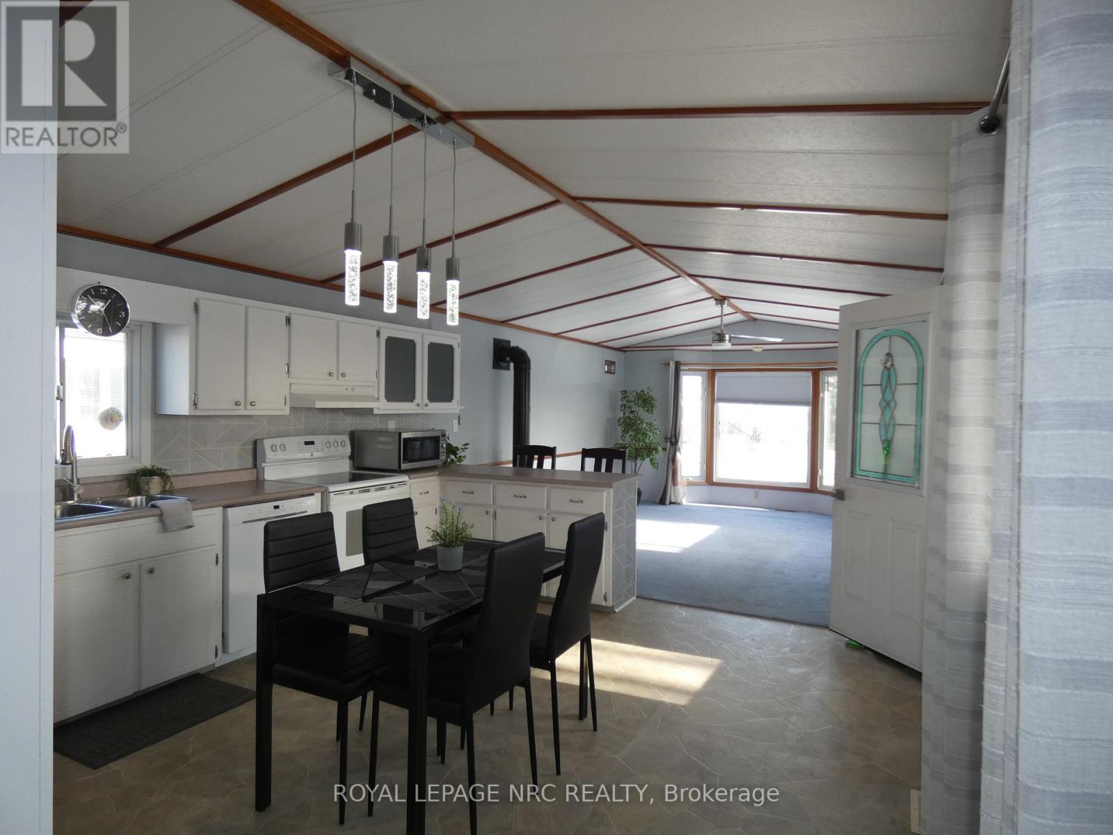 












121 - 3033 TOWNLINE ROAD

,
Fort Erie (Black Creek),




Ontario
L0S1S1

