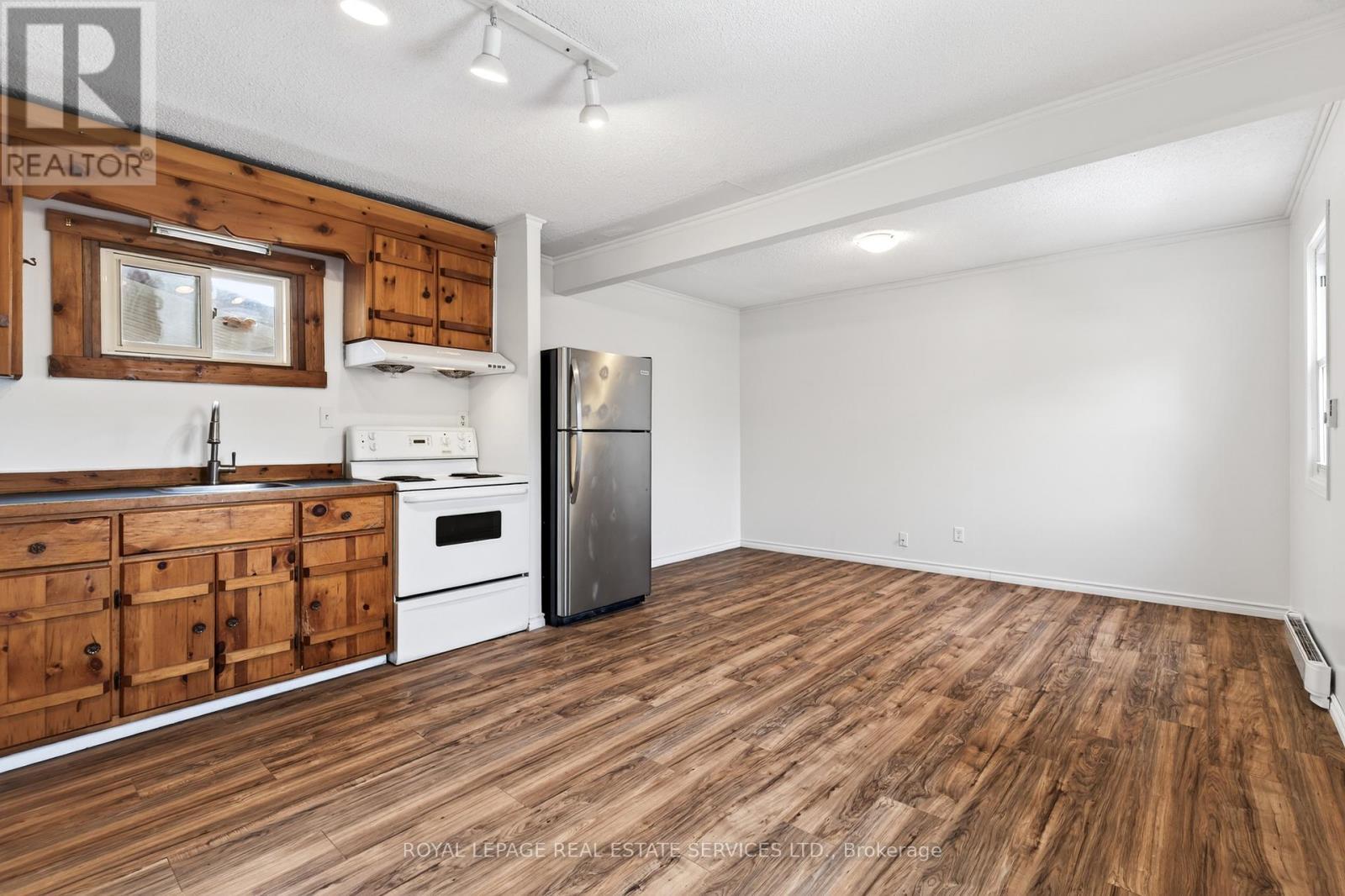 












53 KINSEY STREET

,
St. Catharines,




Ontario
L2S1E2

