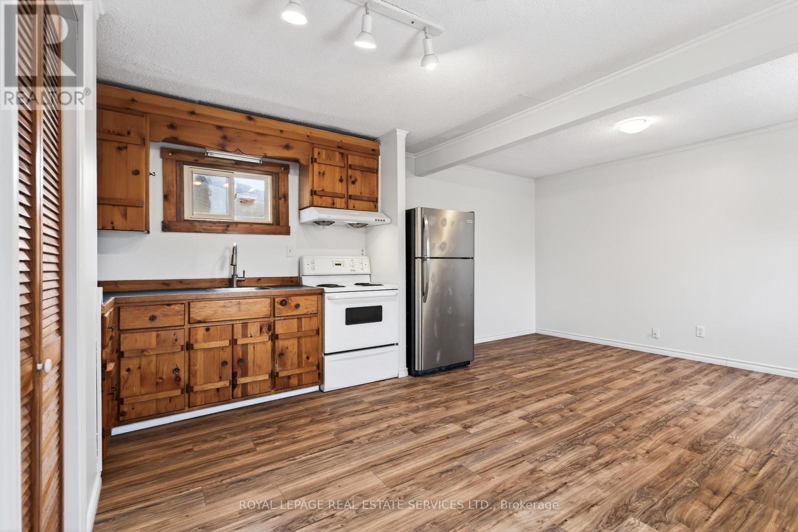 












53 KINSEY STREET

,
St. Catharines,




Ontario
L2S1E2

