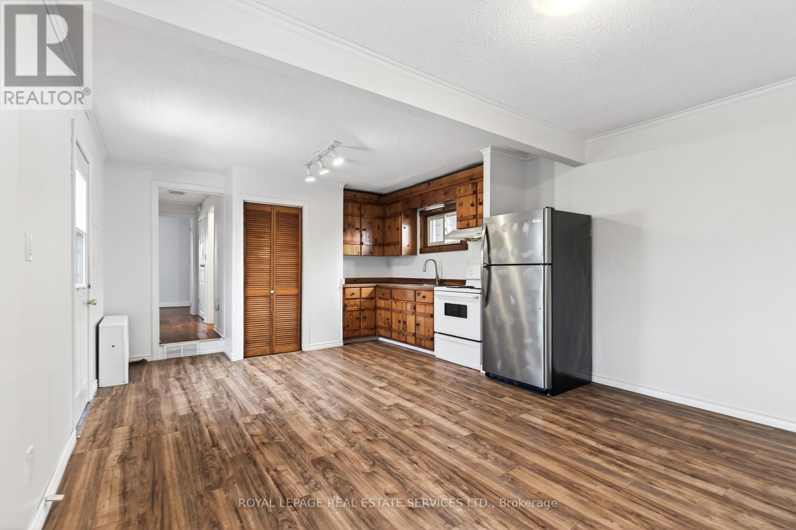 












53 KINSEY STREET

,
St. Catharines,




Ontario
L2S1E2

