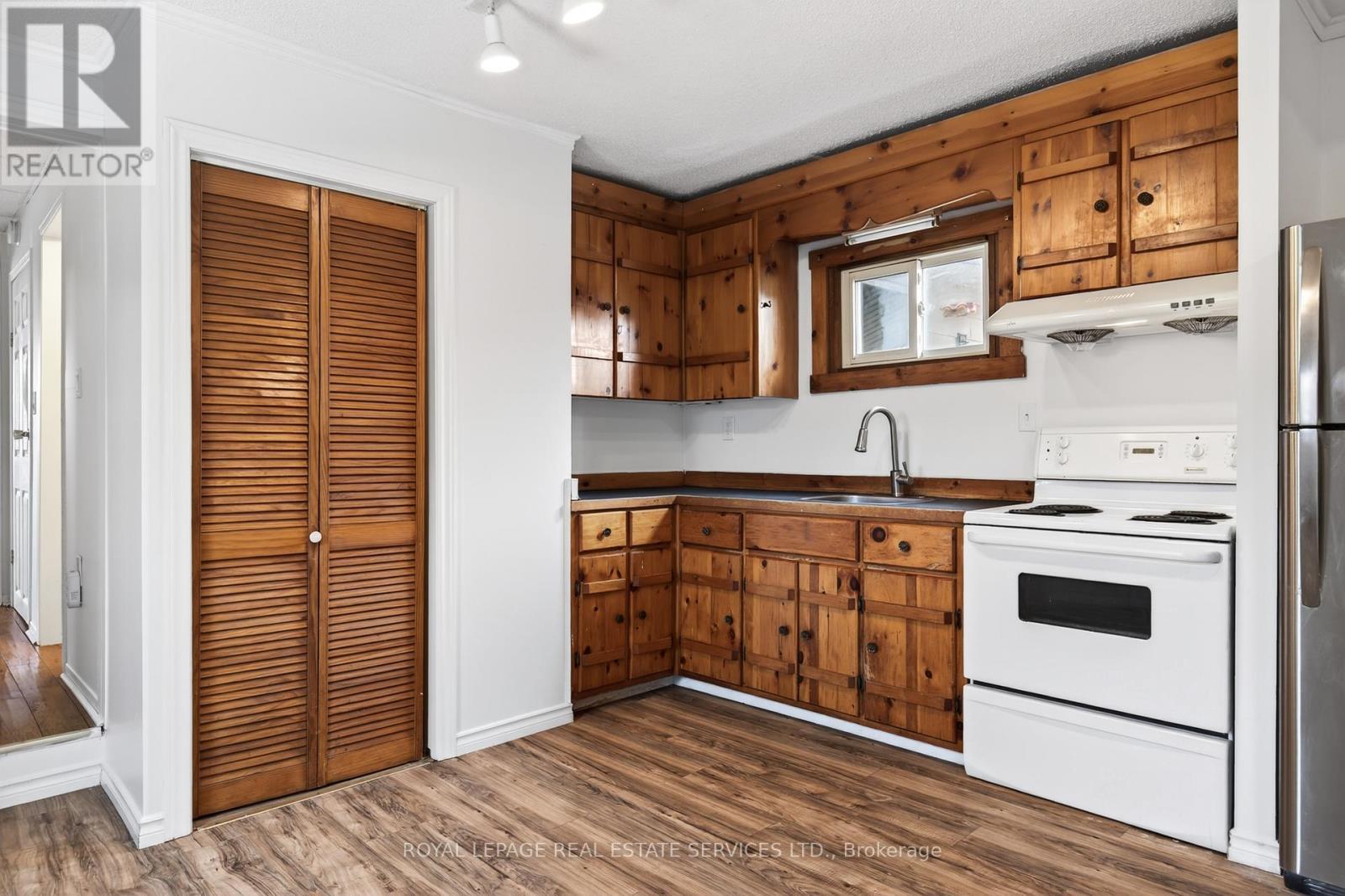 












53 KINSEY STREET

,
St. Catharines,




Ontario
L2S1E2

