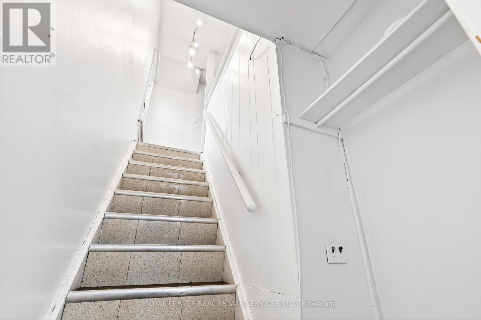 












53 KINSEY STREET

,
St. Catharines,




Ontario
L2S1E2

