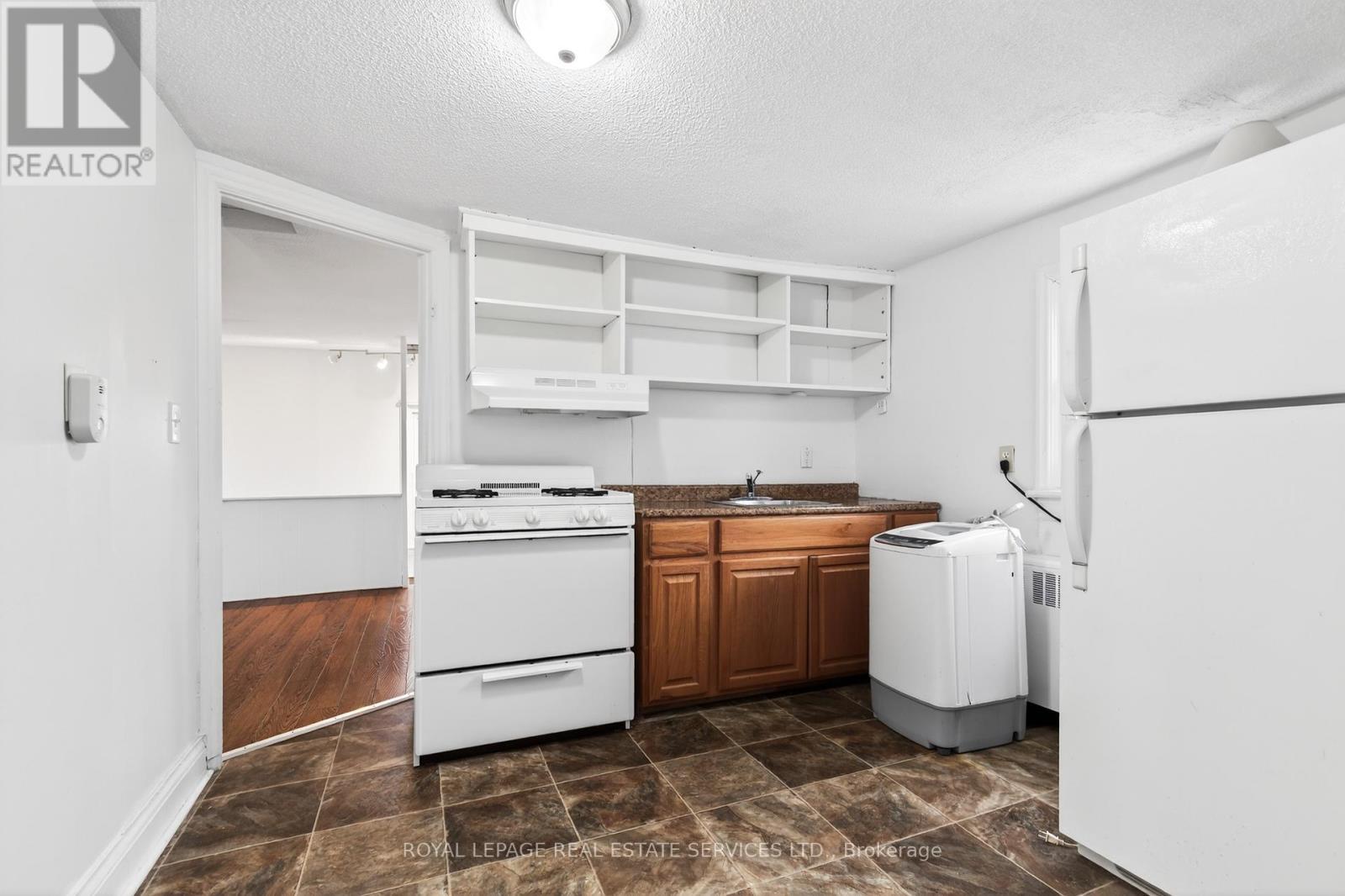 












53 KINSEY STREET

,
St. Catharines,




Ontario
L2S1E2

