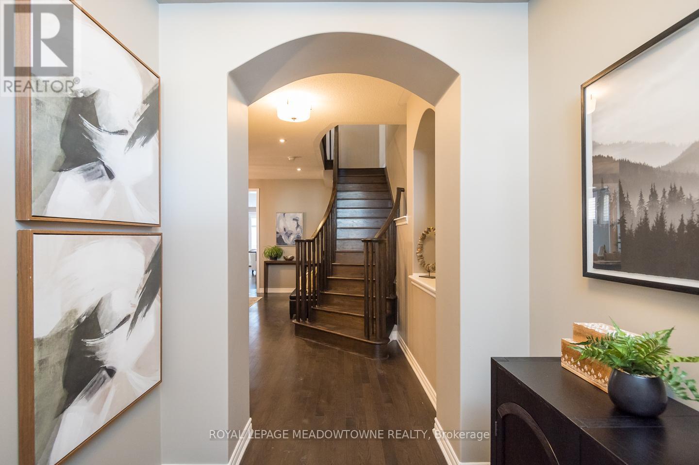 












20 - 485 PRINGLE AVENUE

,
Milton,




Ontario
L9T8A9

