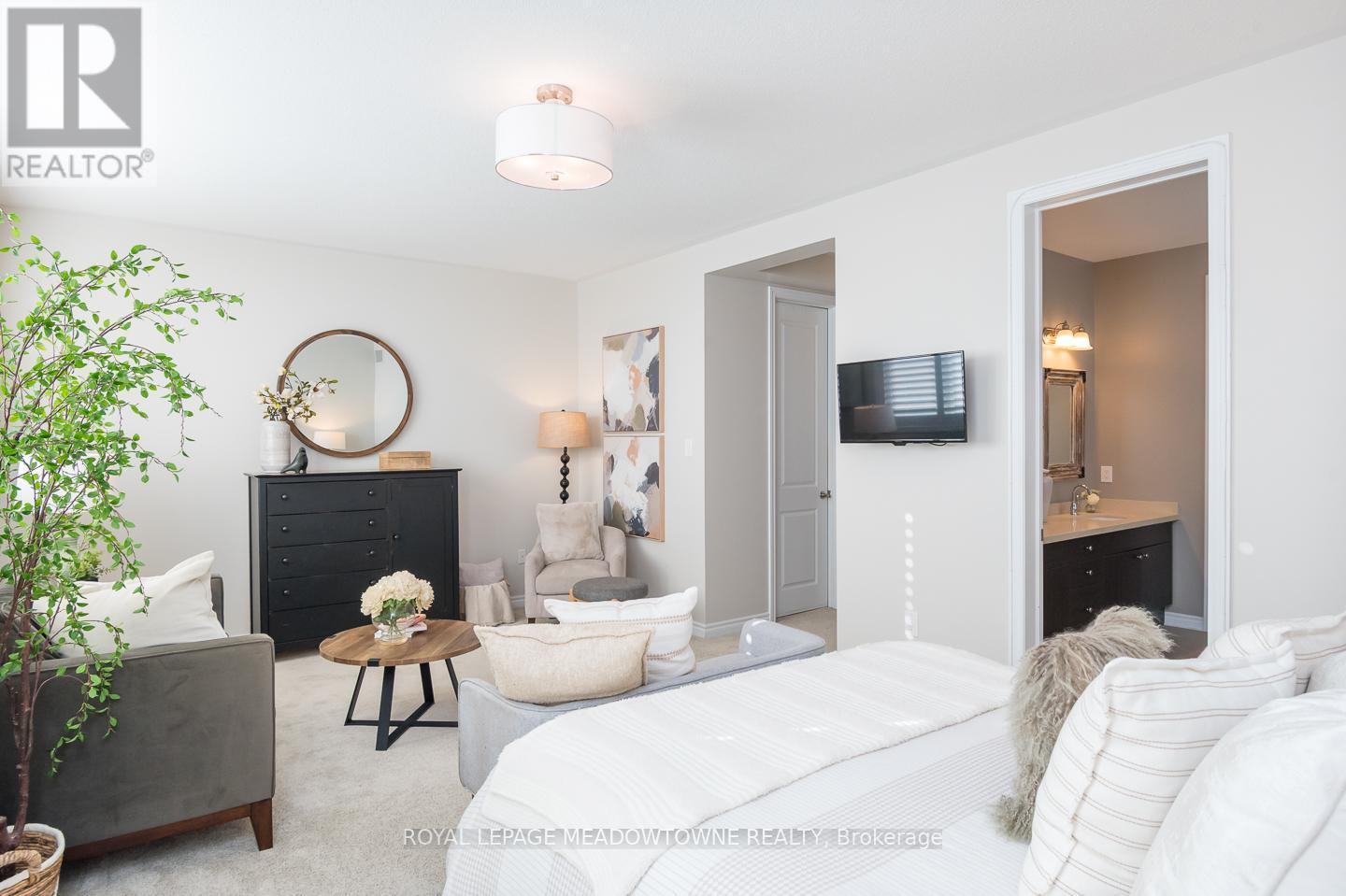 












20 - 485 PRINGLE AVENUE

,
Milton,




Ontario
L9T8A9

