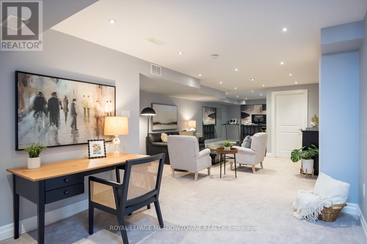 












20 - 485 PRINGLE AVENUE

,
Milton,




Ontario
L9T8A9

