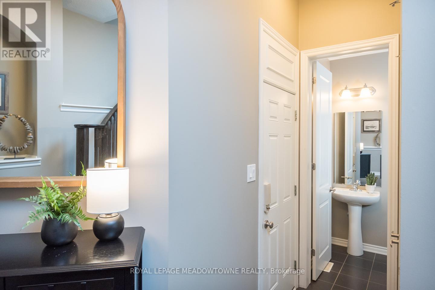 












20 - 485 PRINGLE AVENUE

,
Milton,




Ontario
L9T8A9

