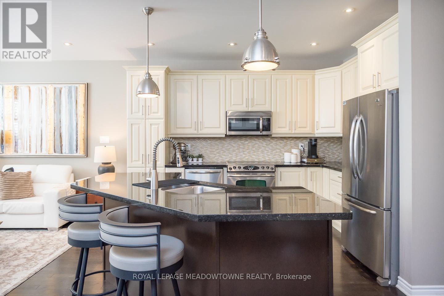 












20 - 485 PRINGLE AVENUE

,
Milton,




Ontario
L9T8A9

