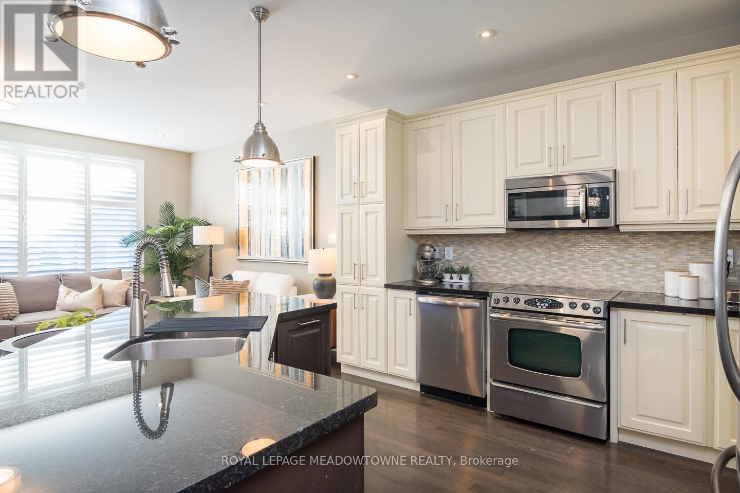 












20 - 485 PRINGLE AVENUE

,
Milton,




Ontario
L9T8A9

