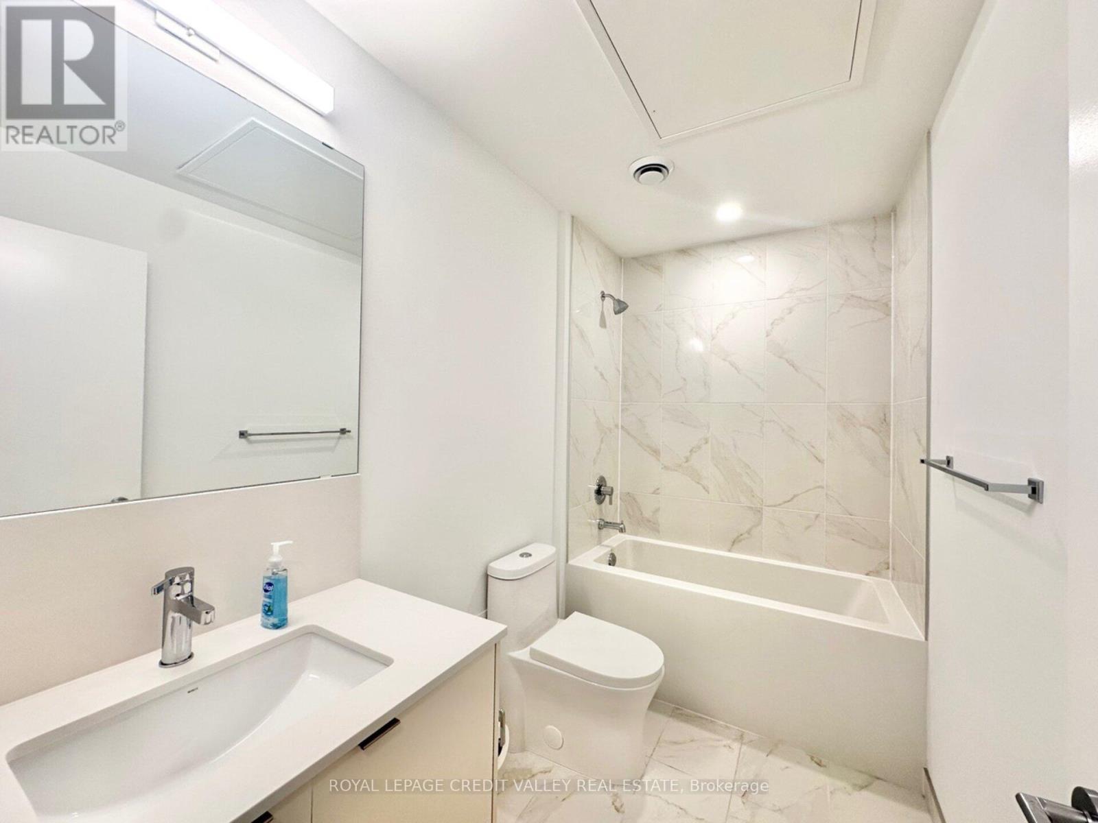 












310 - 1606 CHARLES STREET

,
Whitby,




Ontario
L1N0P1

