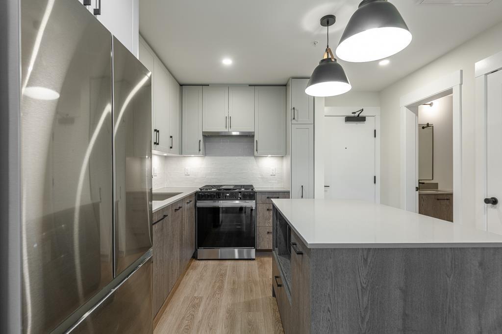 












408 27215 ALDERGROVE TOWN CENTRE DRIVE

,
Langley,




British Columbia
V4W0E3

