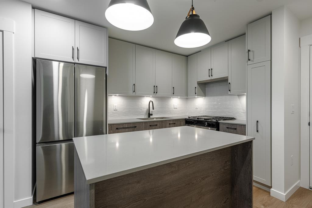 












408 27215 ALDERGROVE TOWN CENTRE DRIVE

,
Langley,




British Columbia
V4W0E3

