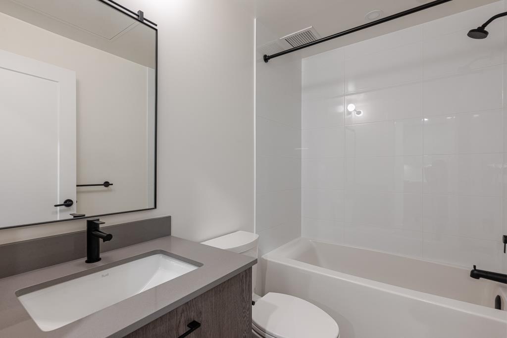 












408 27215 ALDERGROVE TOWN CENTRE DRIVE

,
Langley,




British Columbia
V4W0E3

