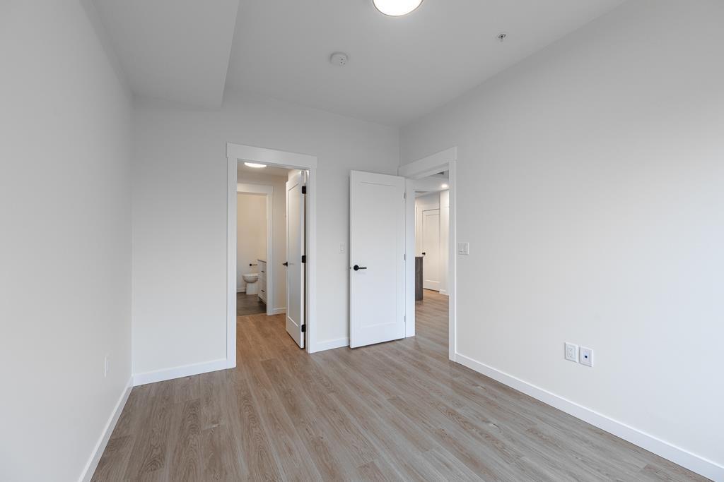 












408 27215 ALDERGROVE TOWN CENTRE DRIVE

,
Langley,




British Columbia
V4W0E3

